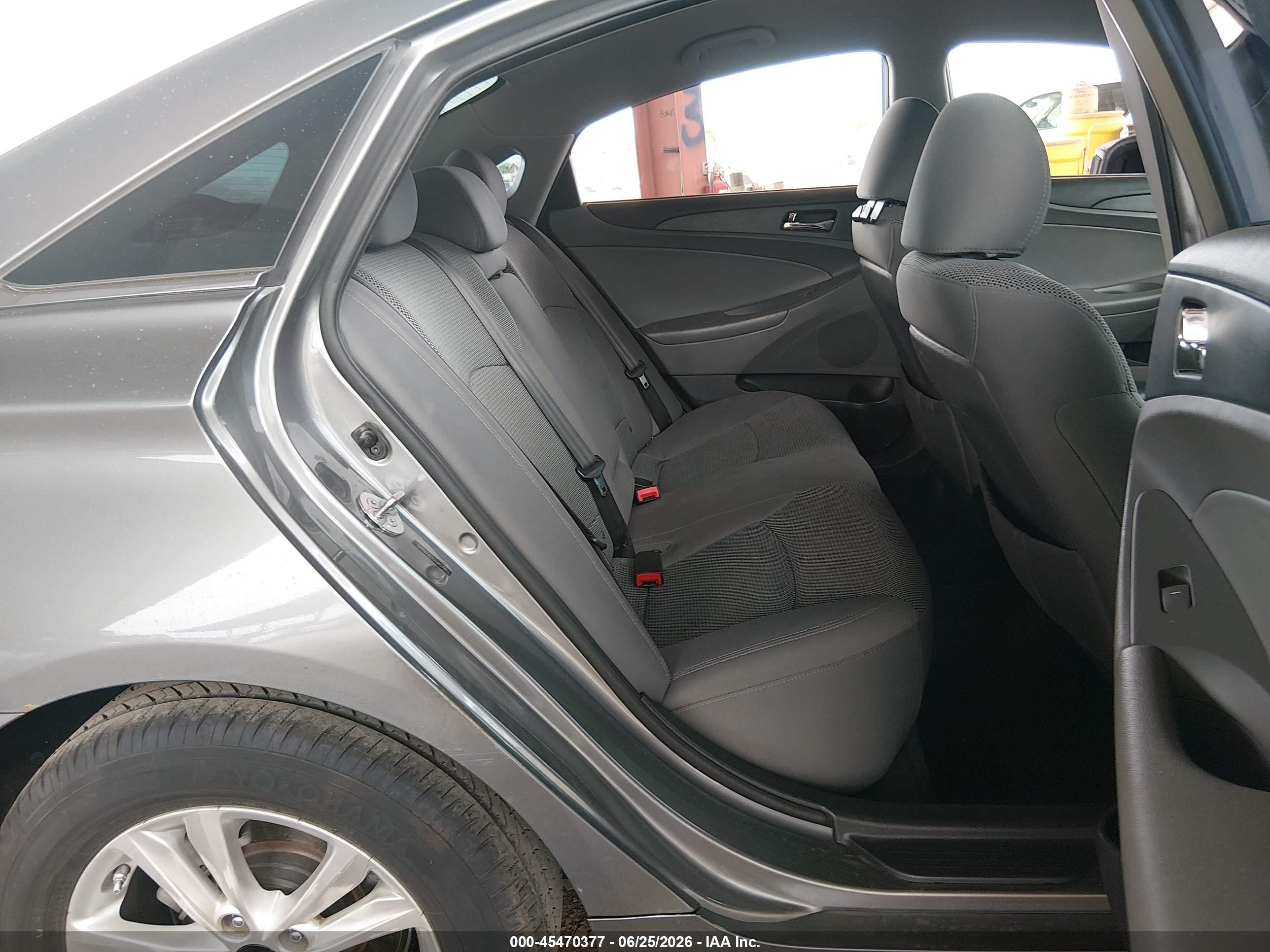 2012 Hyundai Sonata Gls Silver vin: 5NPEB4AC7CH485390