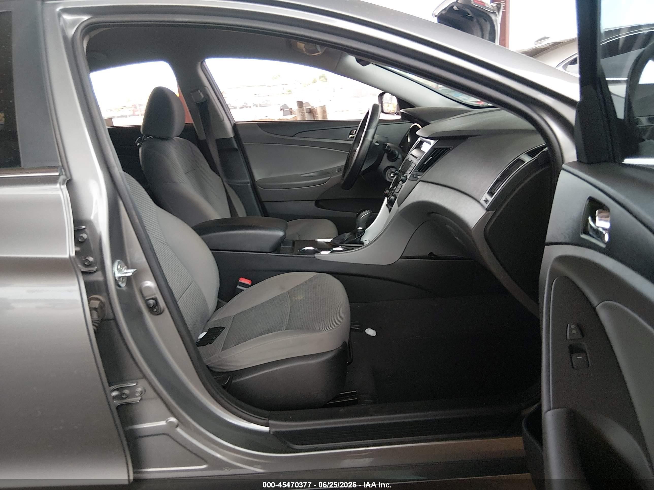 2012 Hyundai Sonata Gls Silver vin: 5NPEB4AC7CH485390