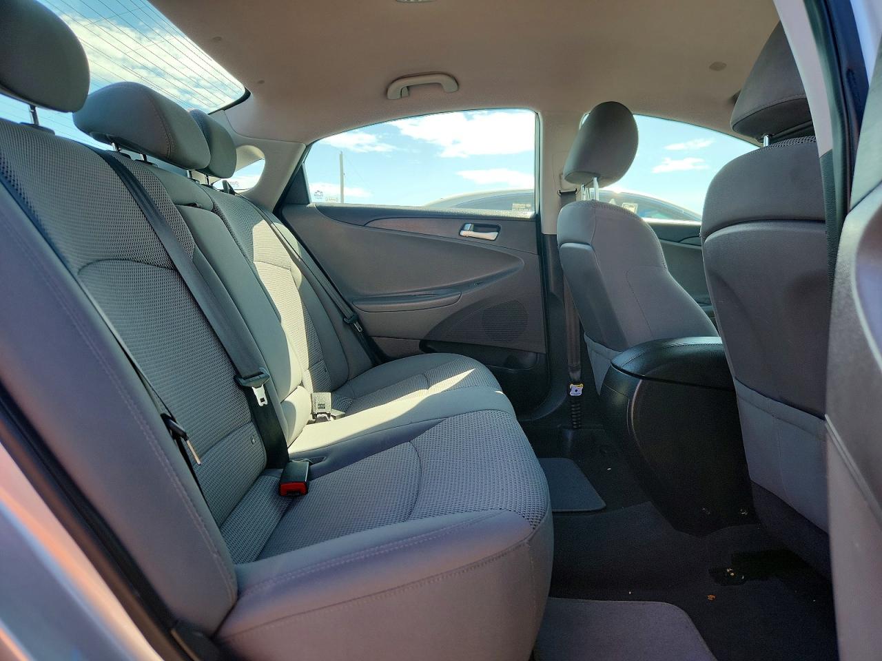 2012 Hyundai Sonata Gls Silver vin: 5NPEB4AC7CH488323