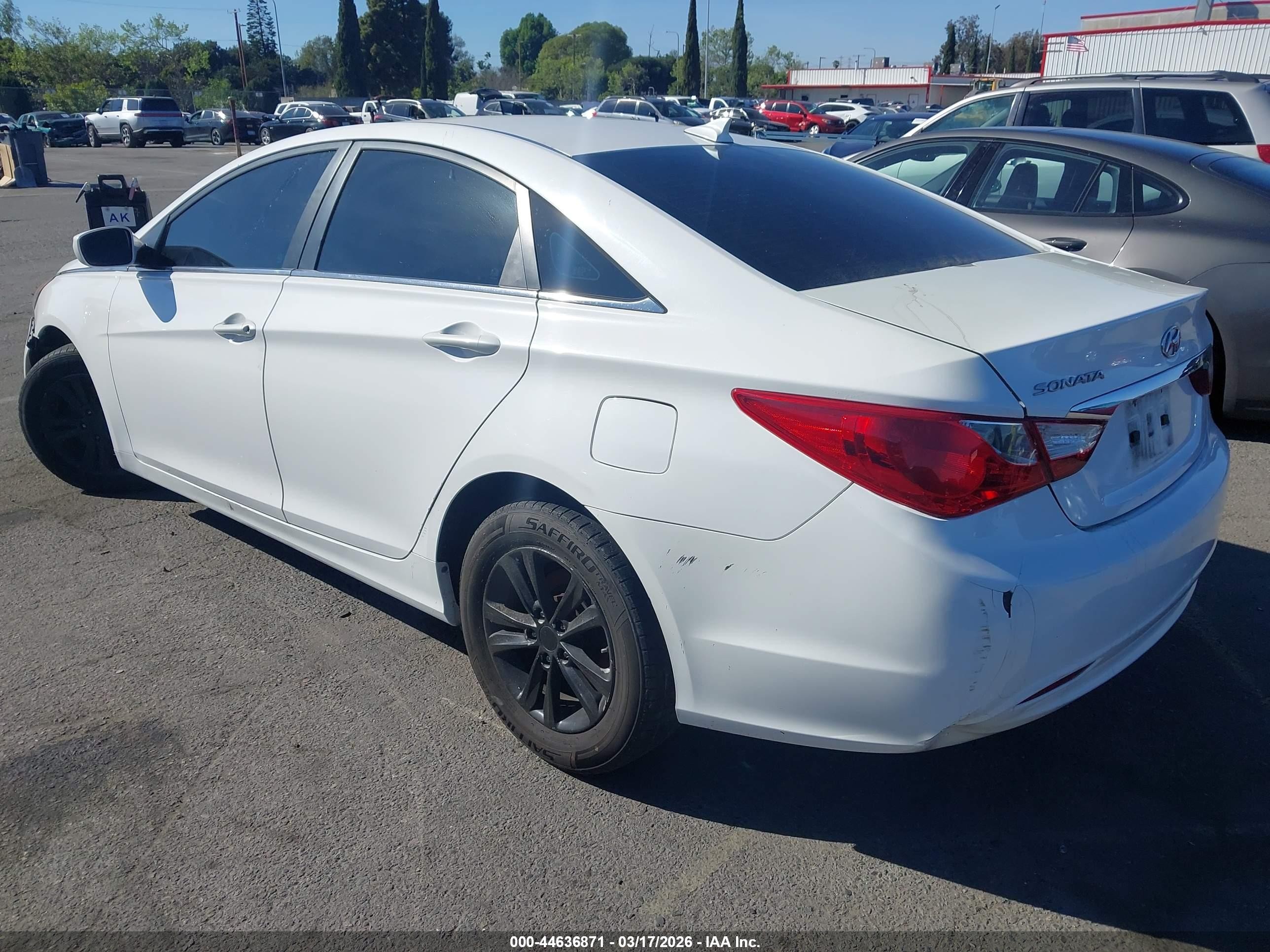2013 Hyundai Sonata Gls Белый vin: 5NPEB4AC7DH671660