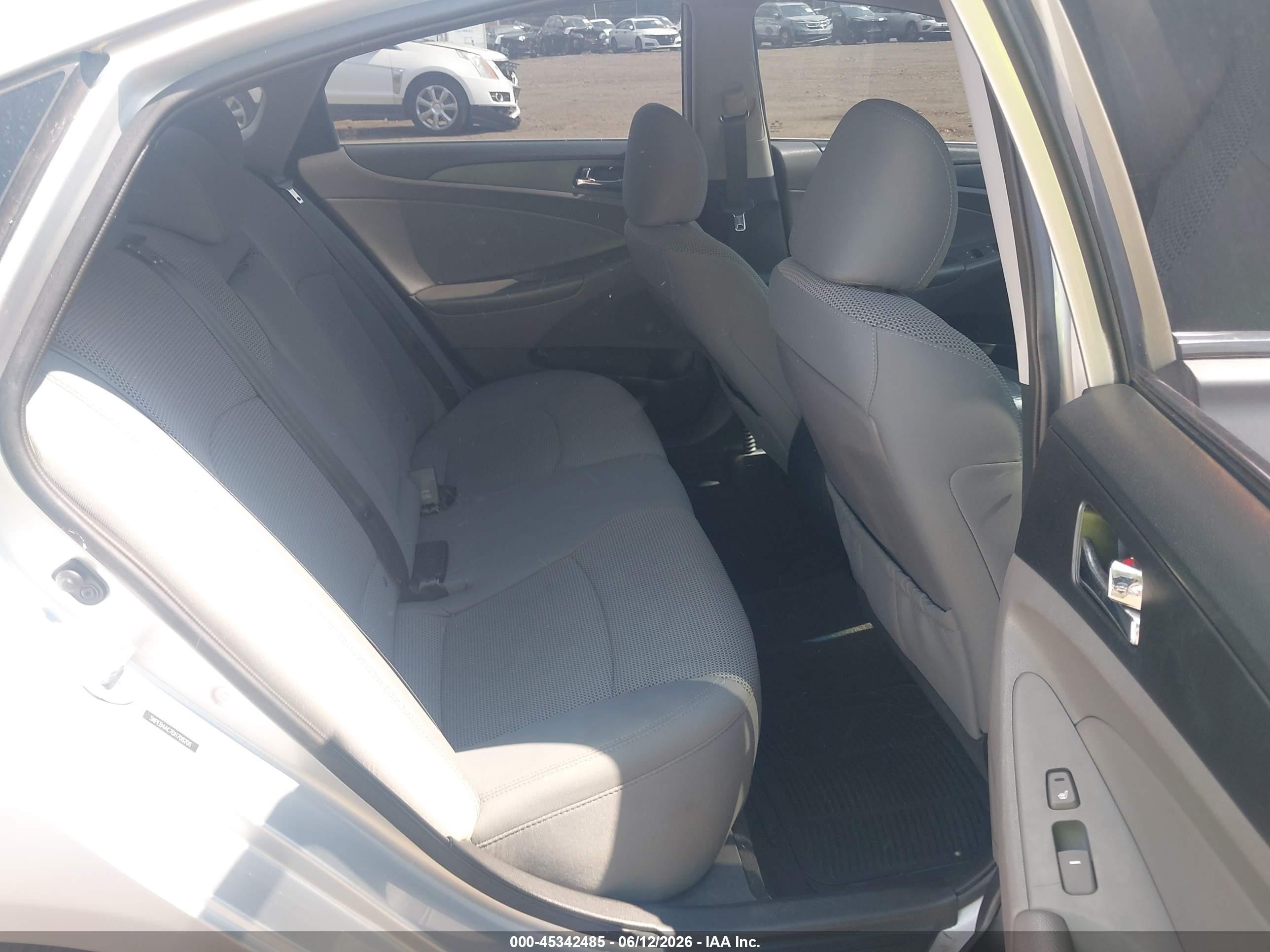 2013 Hyundai Sonata Gls Silver vin: 5NPEB4AC7DH708206