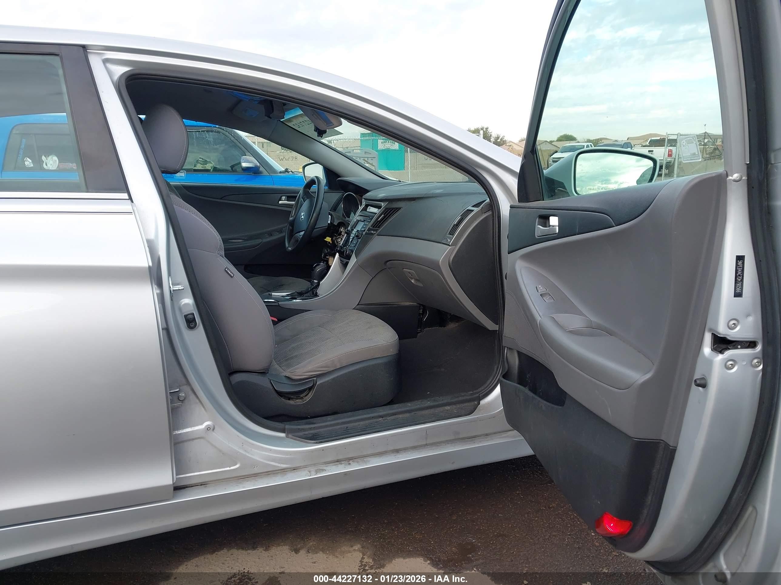 2013 Hyundai Sonata Gls Silver vin: 5NPEB4AC7DH790566