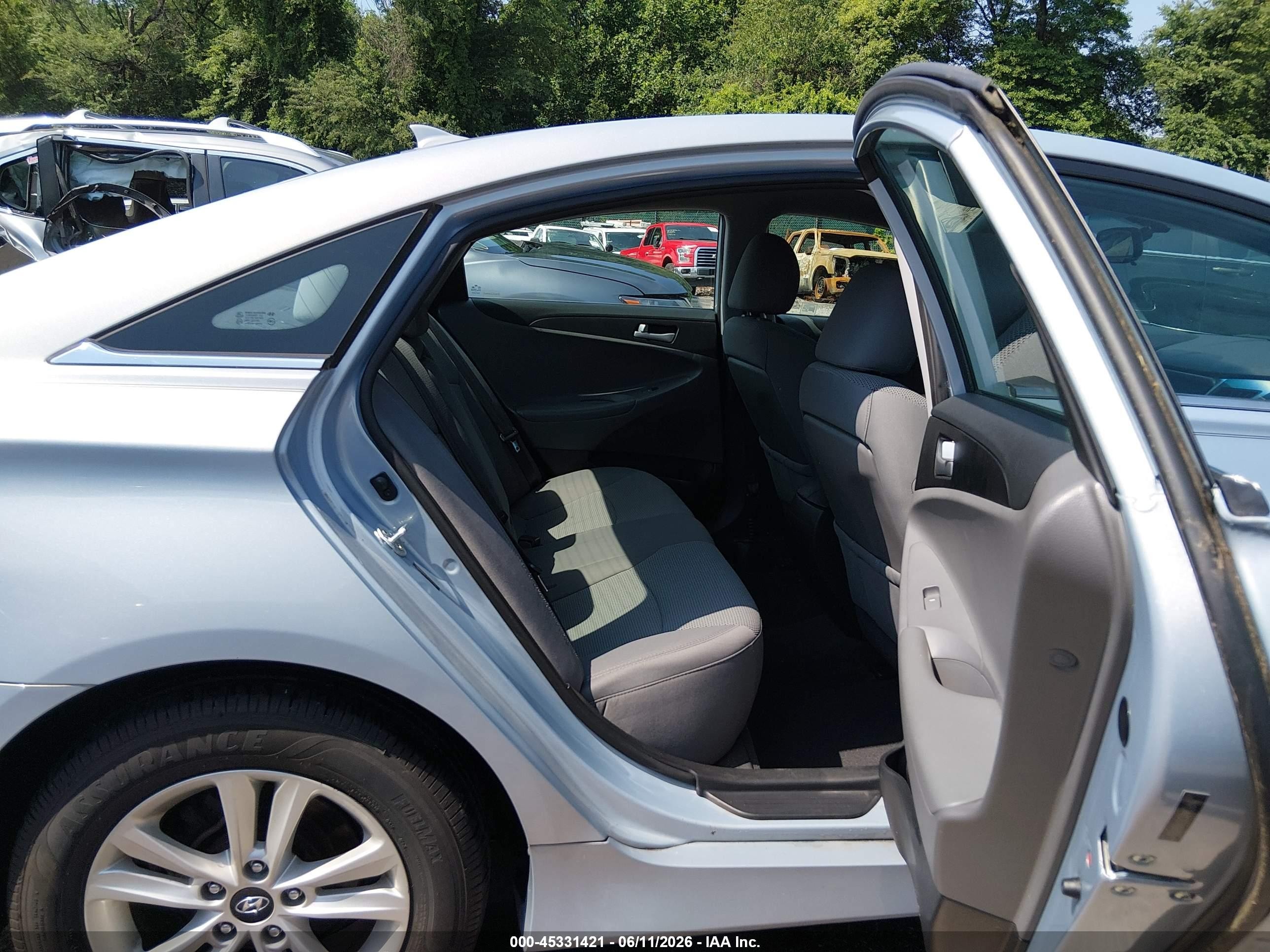2014 Hyundai Sonata Gls Серебряный vin: 5NPEB4AC7EH891429