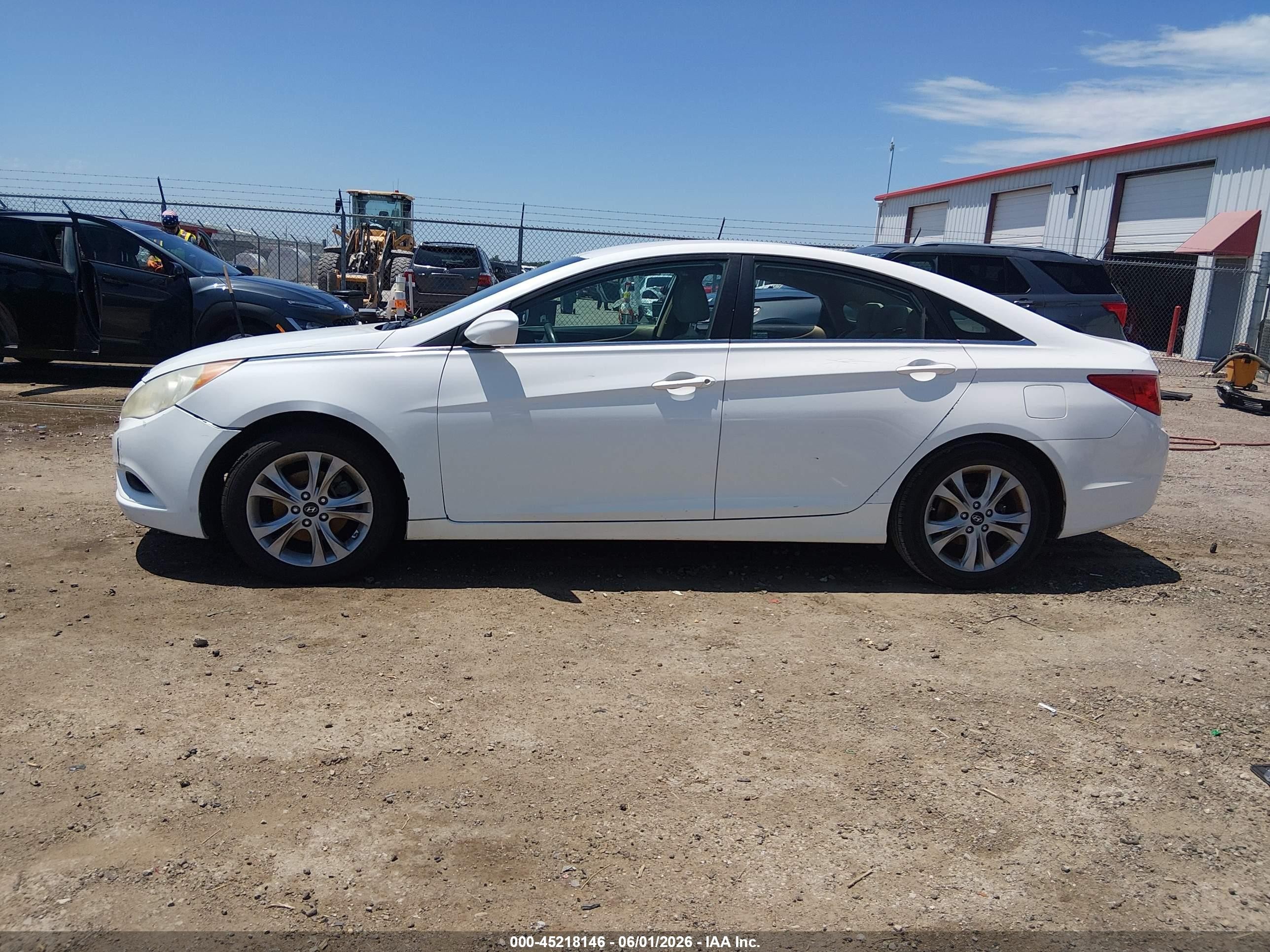 2011 Hyundai Sonata Gls White vin: 5NPEB4AC8BH197487
