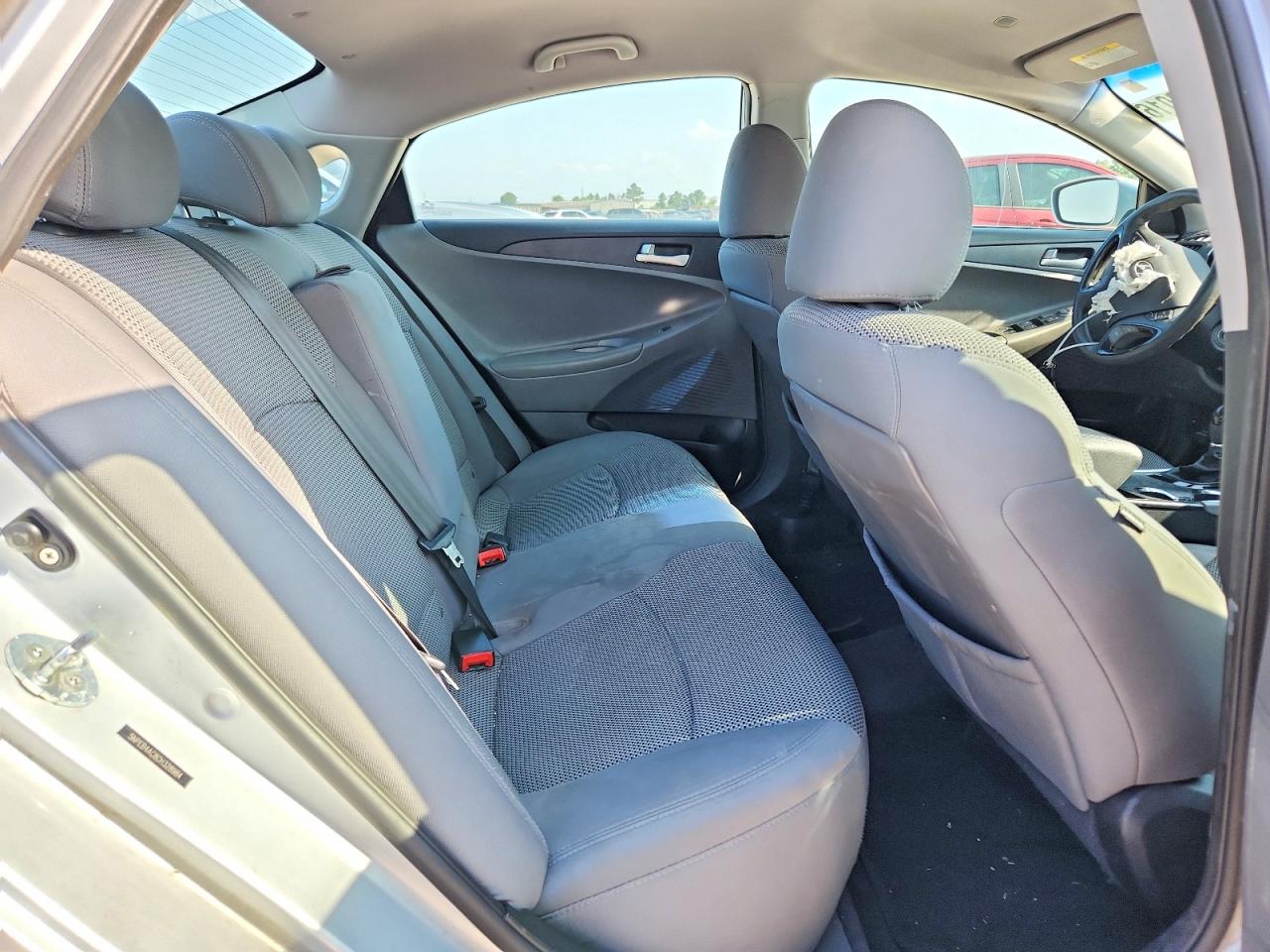 2012 Hyundai Sonata Gls Silver vin: 5NPEB4AC8CH328984