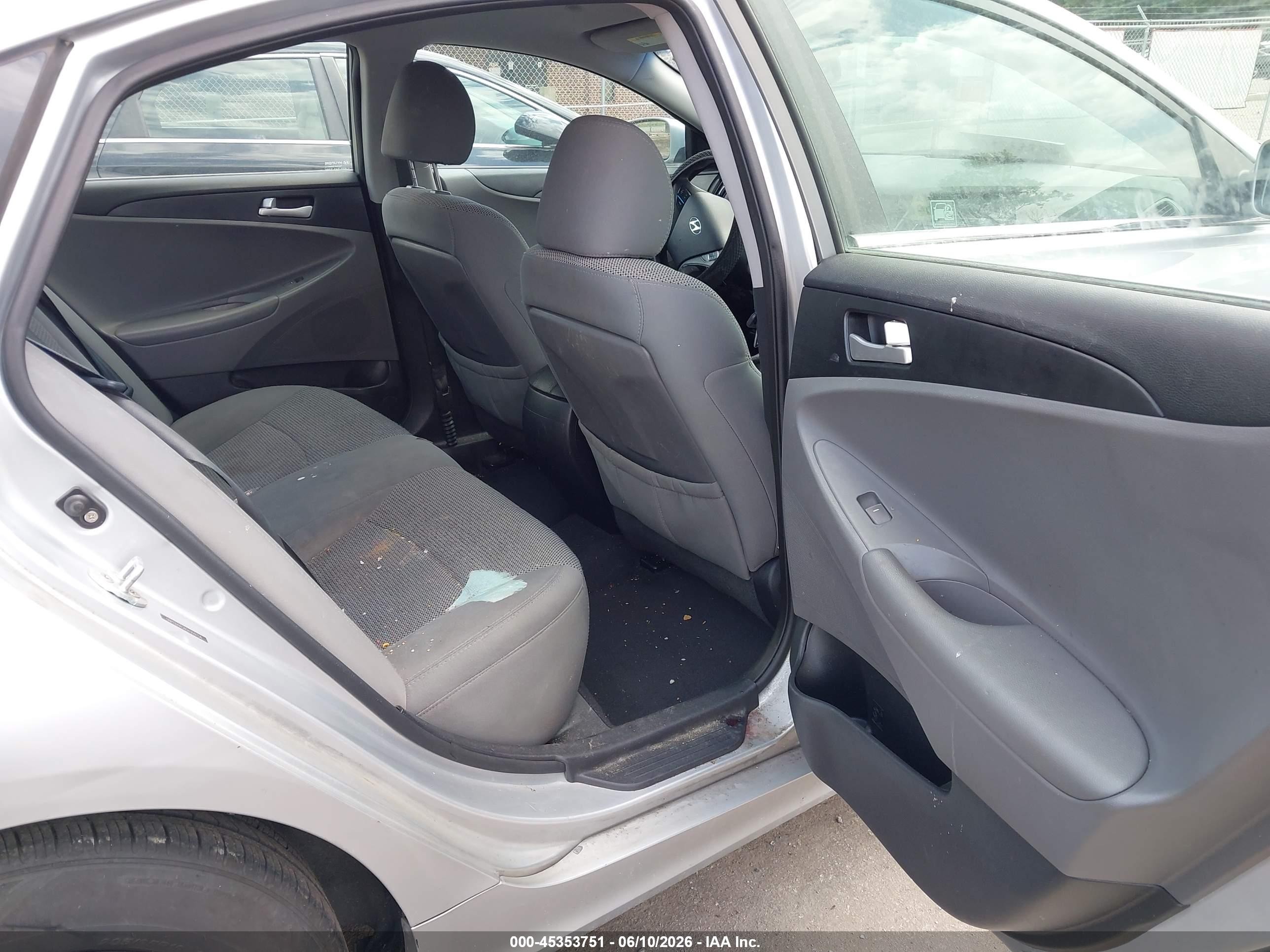 2012 Hyundai Sonata Gls Silver vin: 5NPEB4AC8CH359734