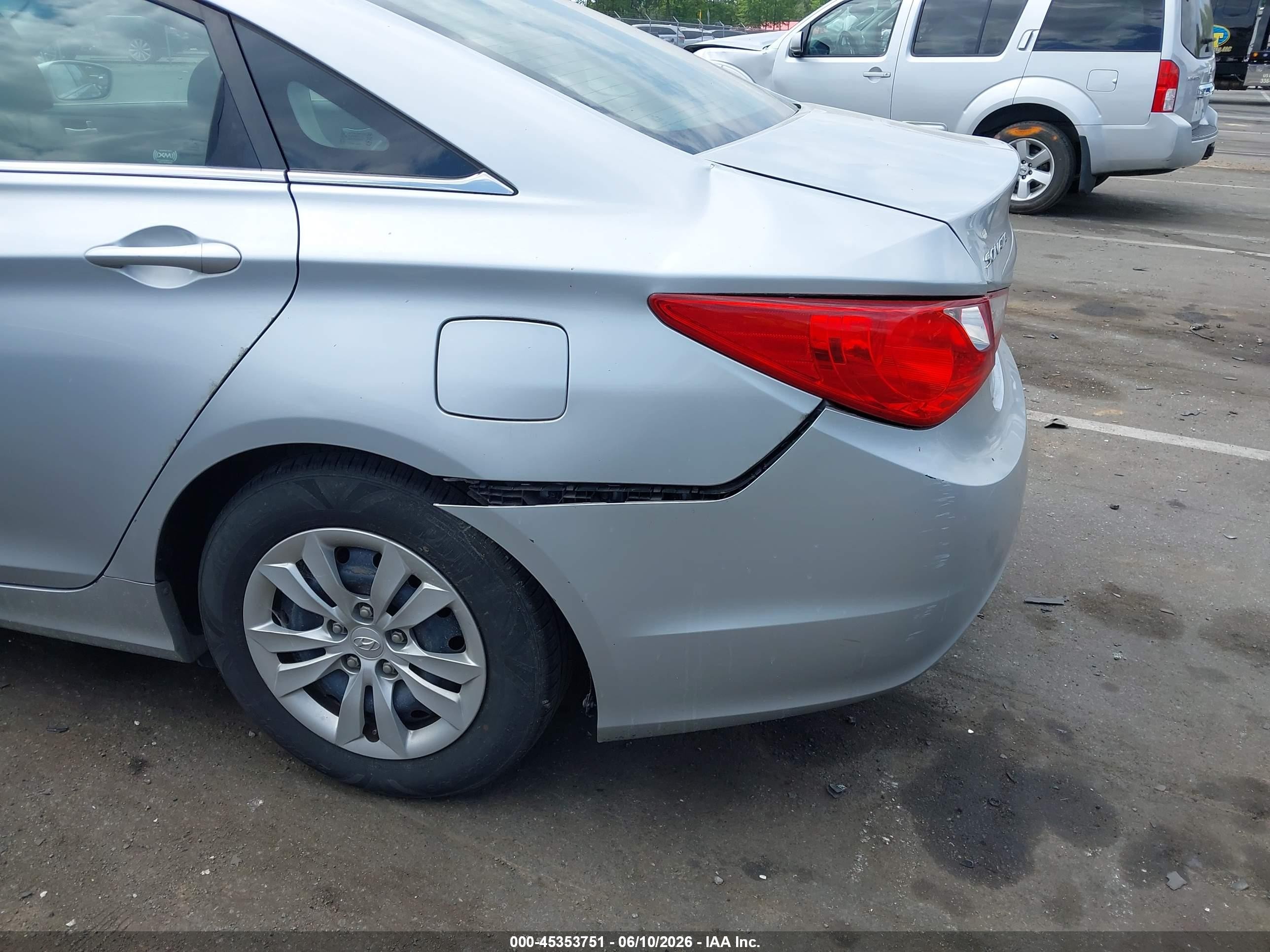2012 Hyundai Sonata Gls Silver vin: 5NPEB4AC8CH359734