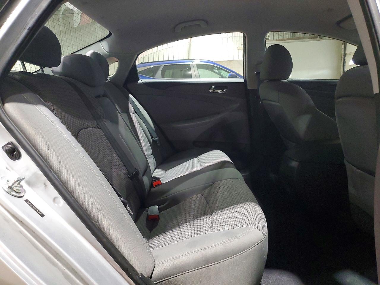 2012 Hyundai Sonata Gls Silver vin: 5NPEB4AC8CH444685
