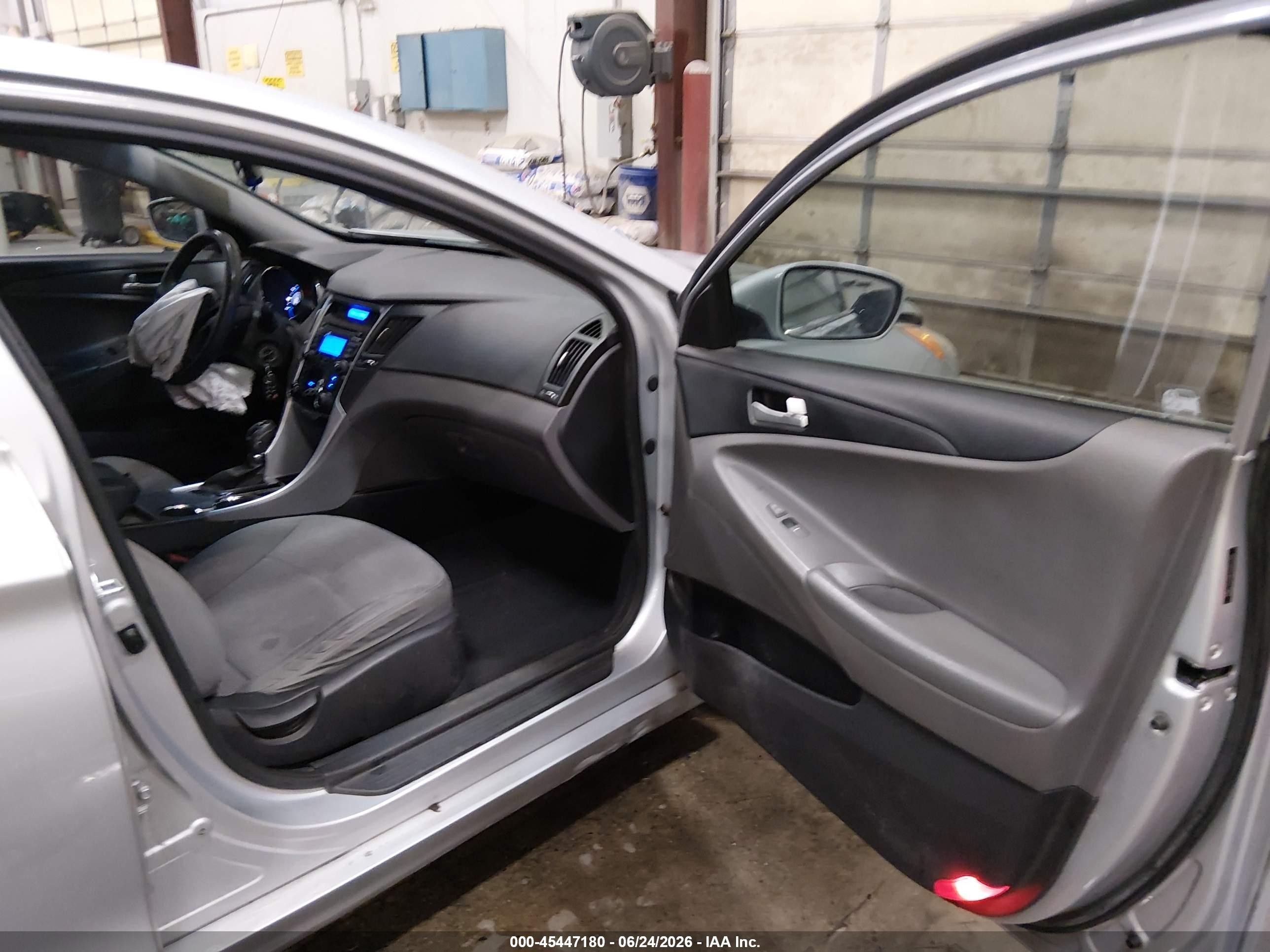 2013 Hyundai Sonata Gls Серебряный vin: 5NPEB4AC8DH517989