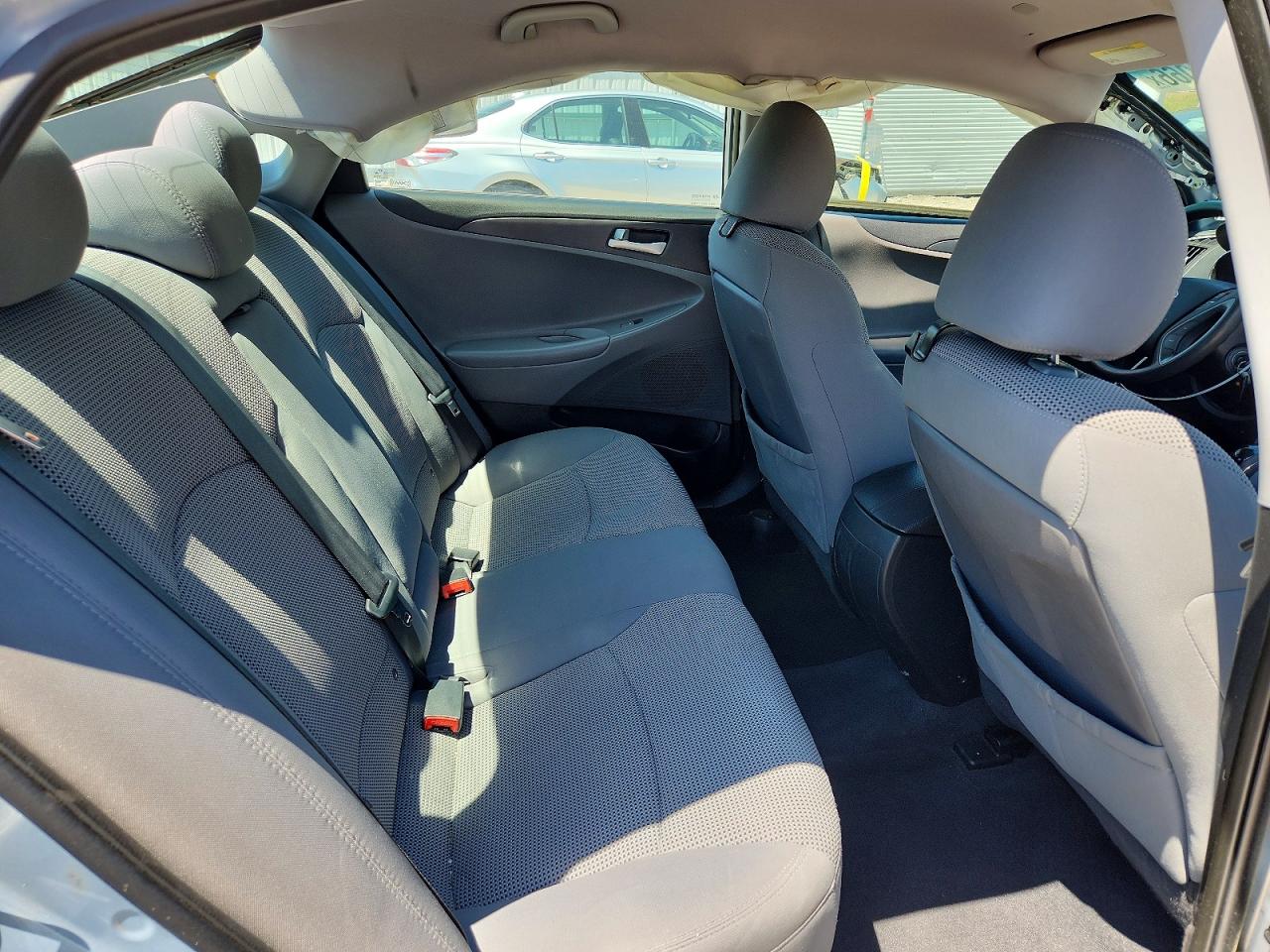 2013 Hyundai Sonata Gls Silver vin: 5NPEB4AC8DH557599