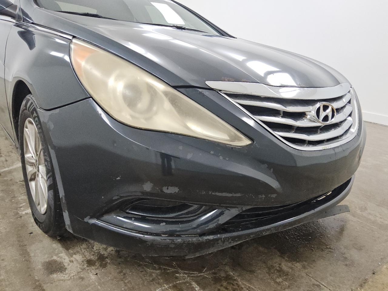 2013 Hyundai Sonata Gls Black vin: 5NPEB4AC8DH629255 Damage: Front Bumper, Dent(S) W/ Paint Dmg, 1 To 2 Inches