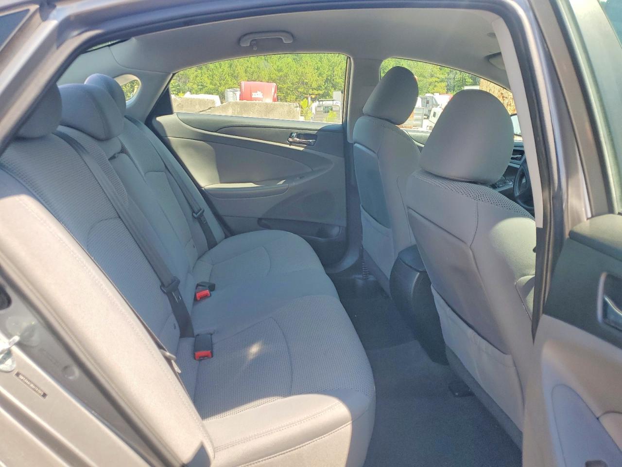 2013 Hyundai Sonata Gls Silver vin: 5NPEB4AC8DH747015