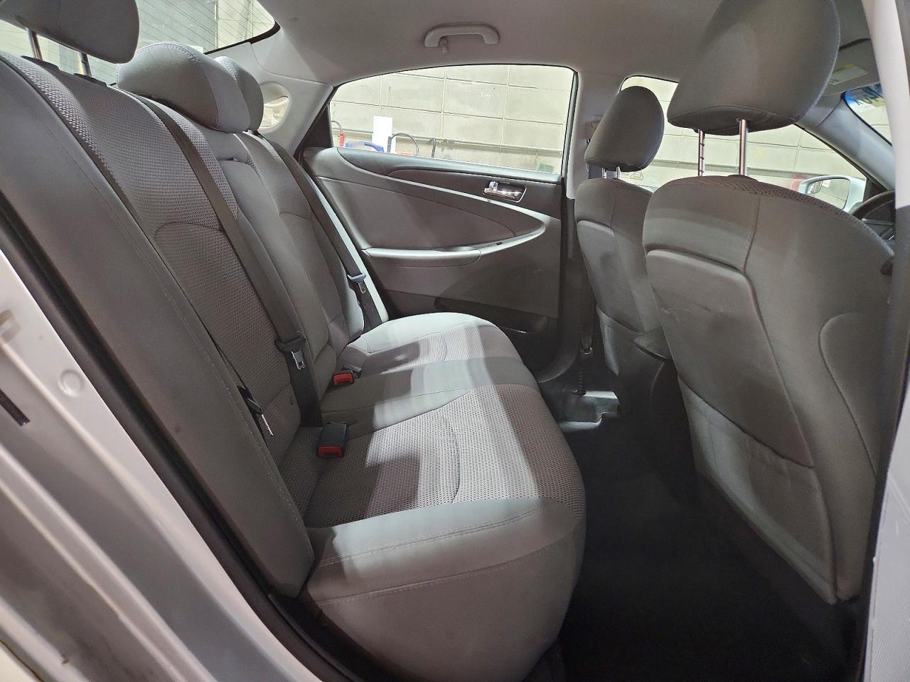 2014 Hyundai Sonata Gls Silver vin: 5NPEB4AC8EH925698