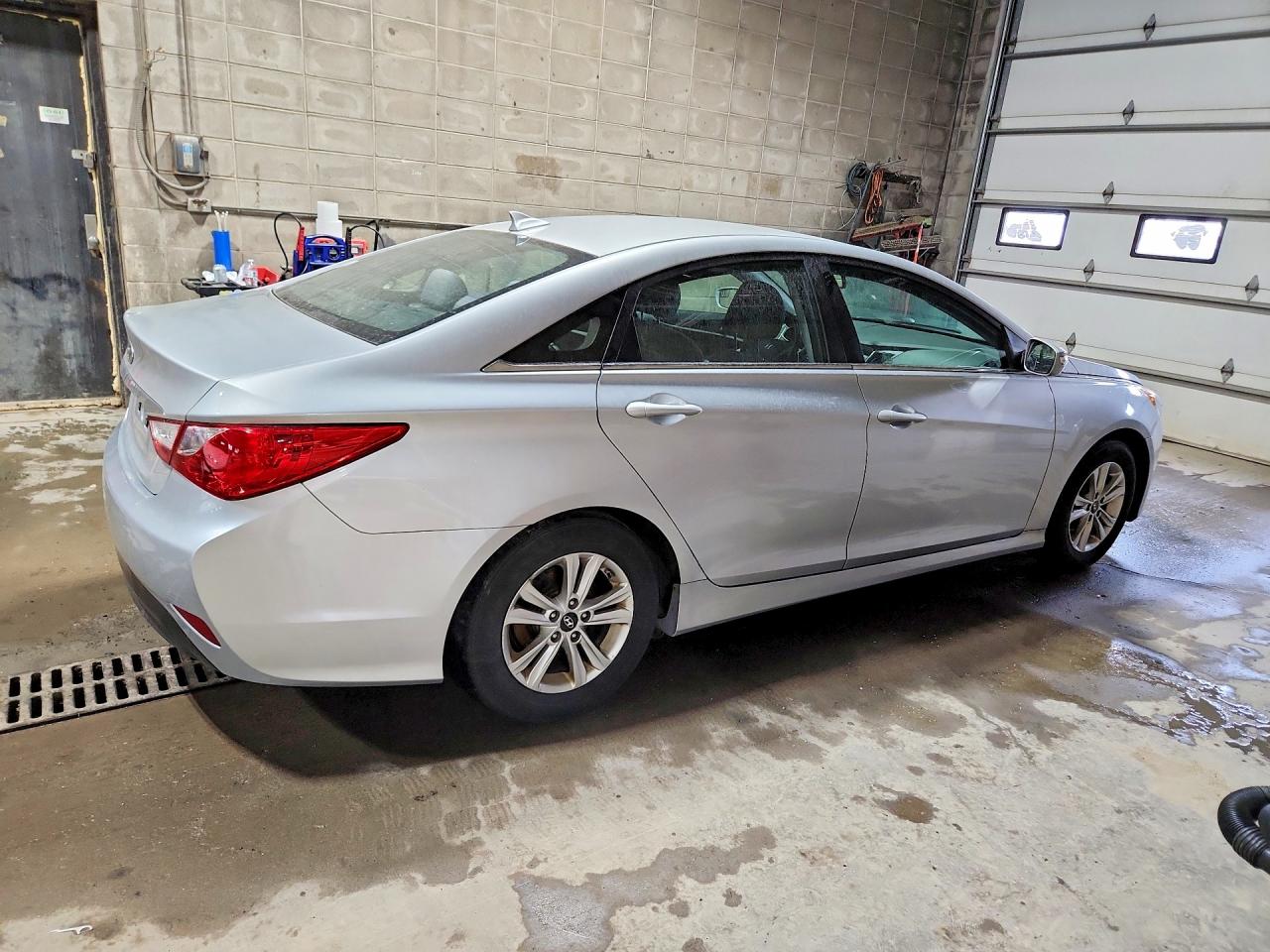 2014 Hyundai Sonata Gls Silver vin: 5NPEB4AC8EH925698