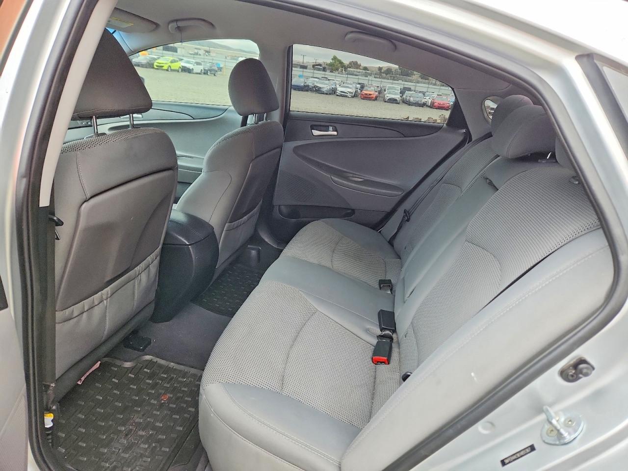 2014 Hyundai Sonata Gls Silver vin: 5NPEB4AC9EH851367