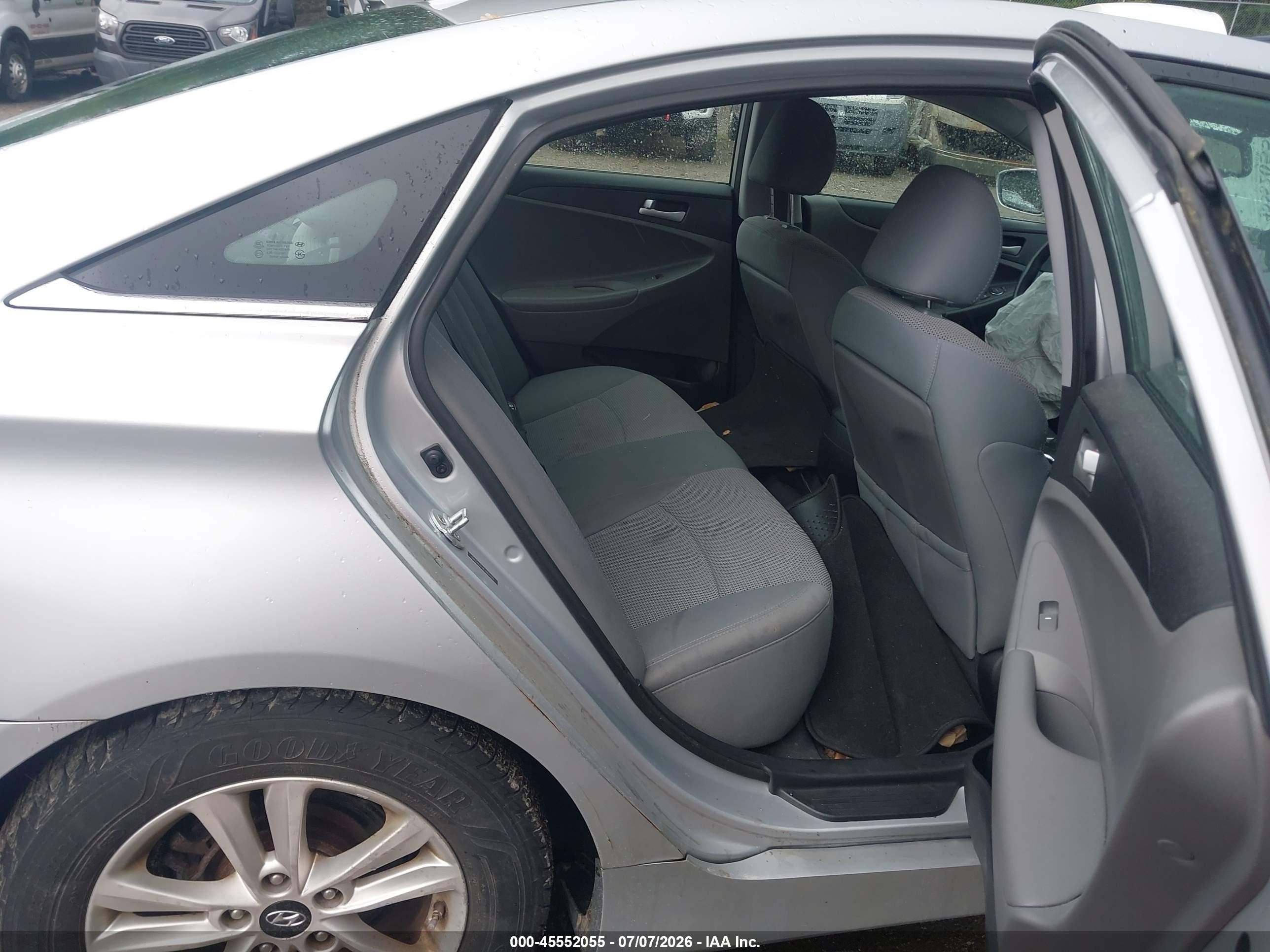 2014 Hyundai Sonata Gls Серебряный vin: 5NPEB4AC9EH901409