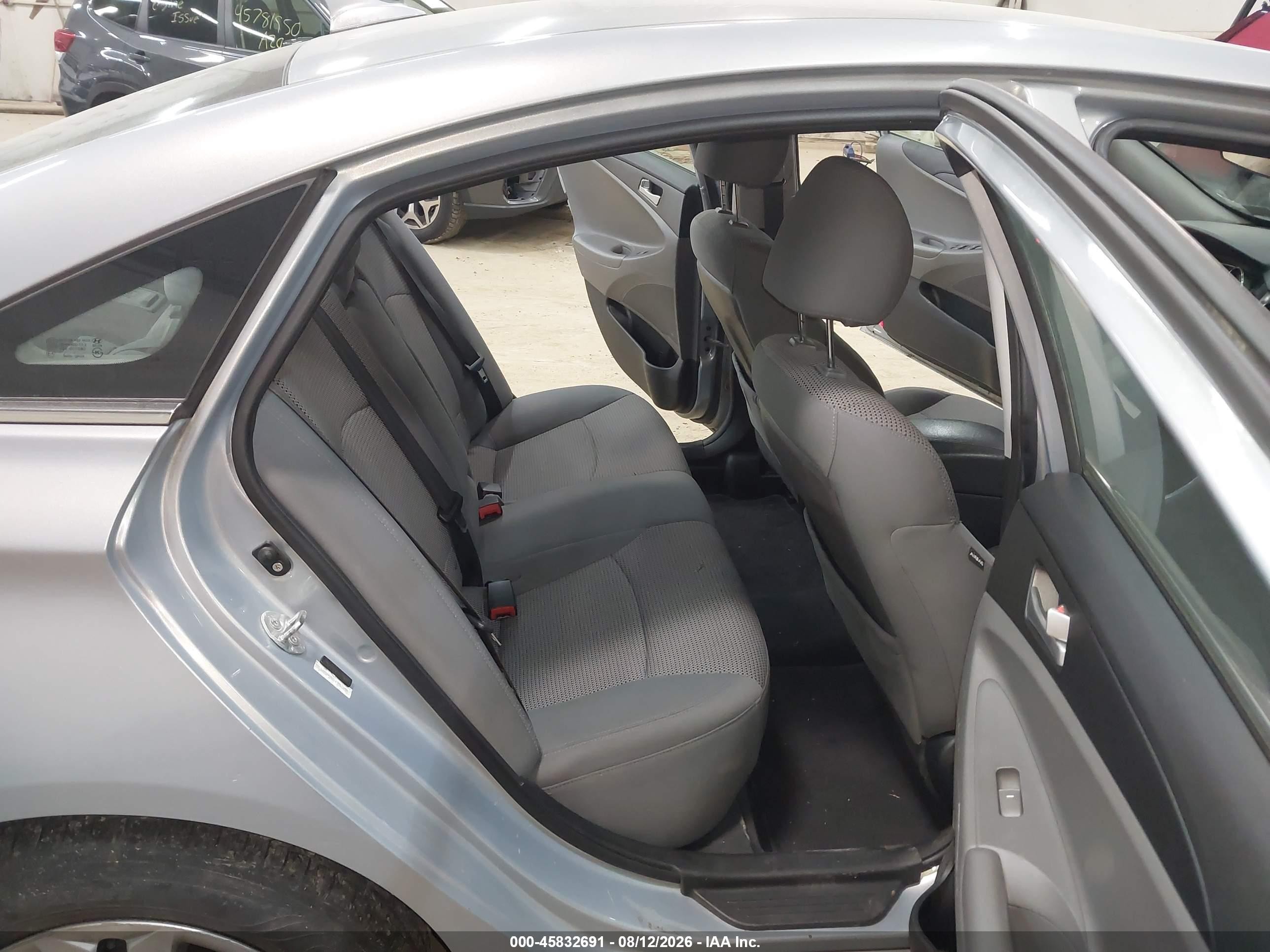 2011 Hyundai Sonata Gls Silver vin: 5NPEB4ACXBH030371