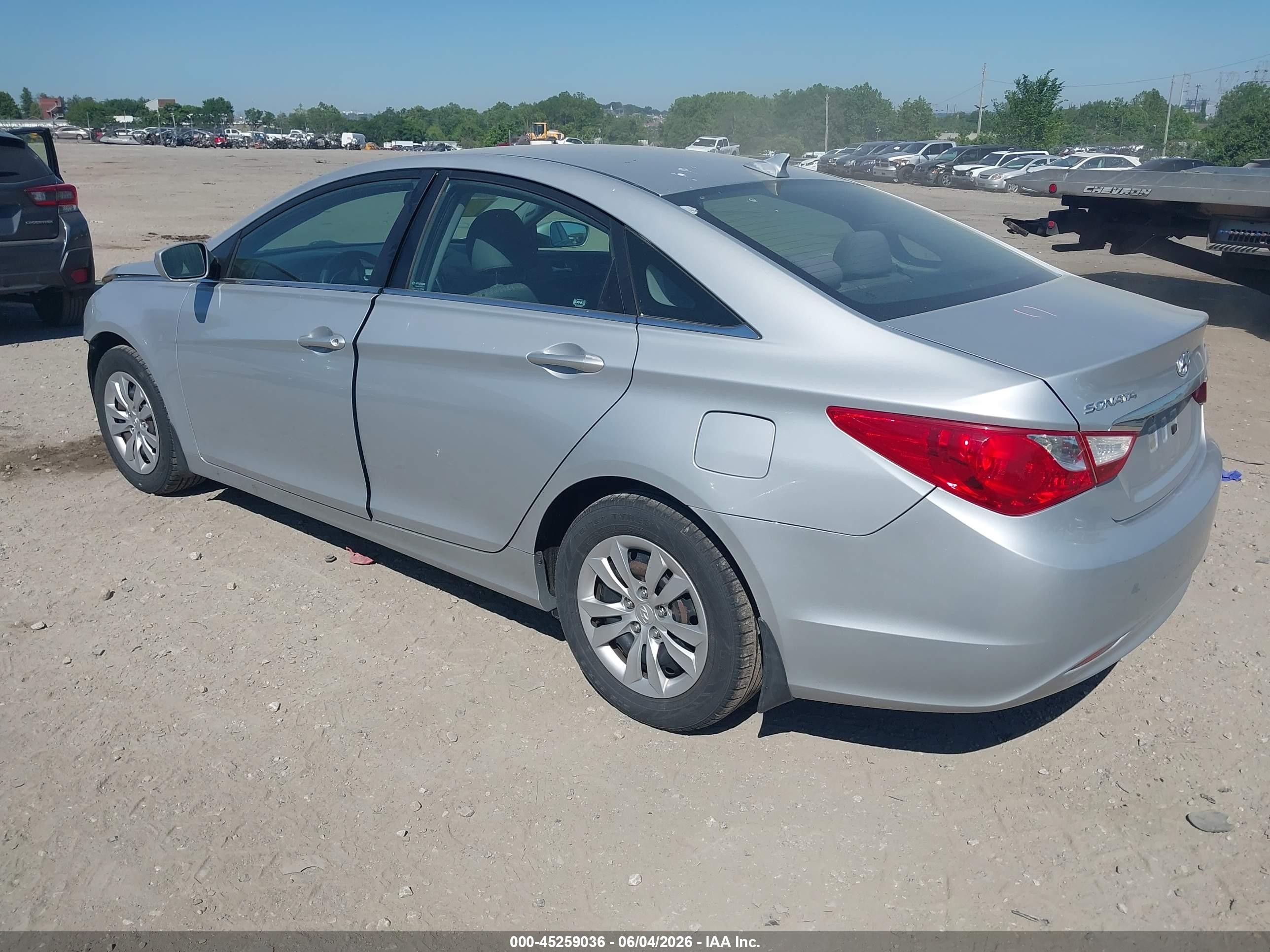 2011 Hyundai Sonata Gls Серебряный vin: 5NPEB4ACXBH211101