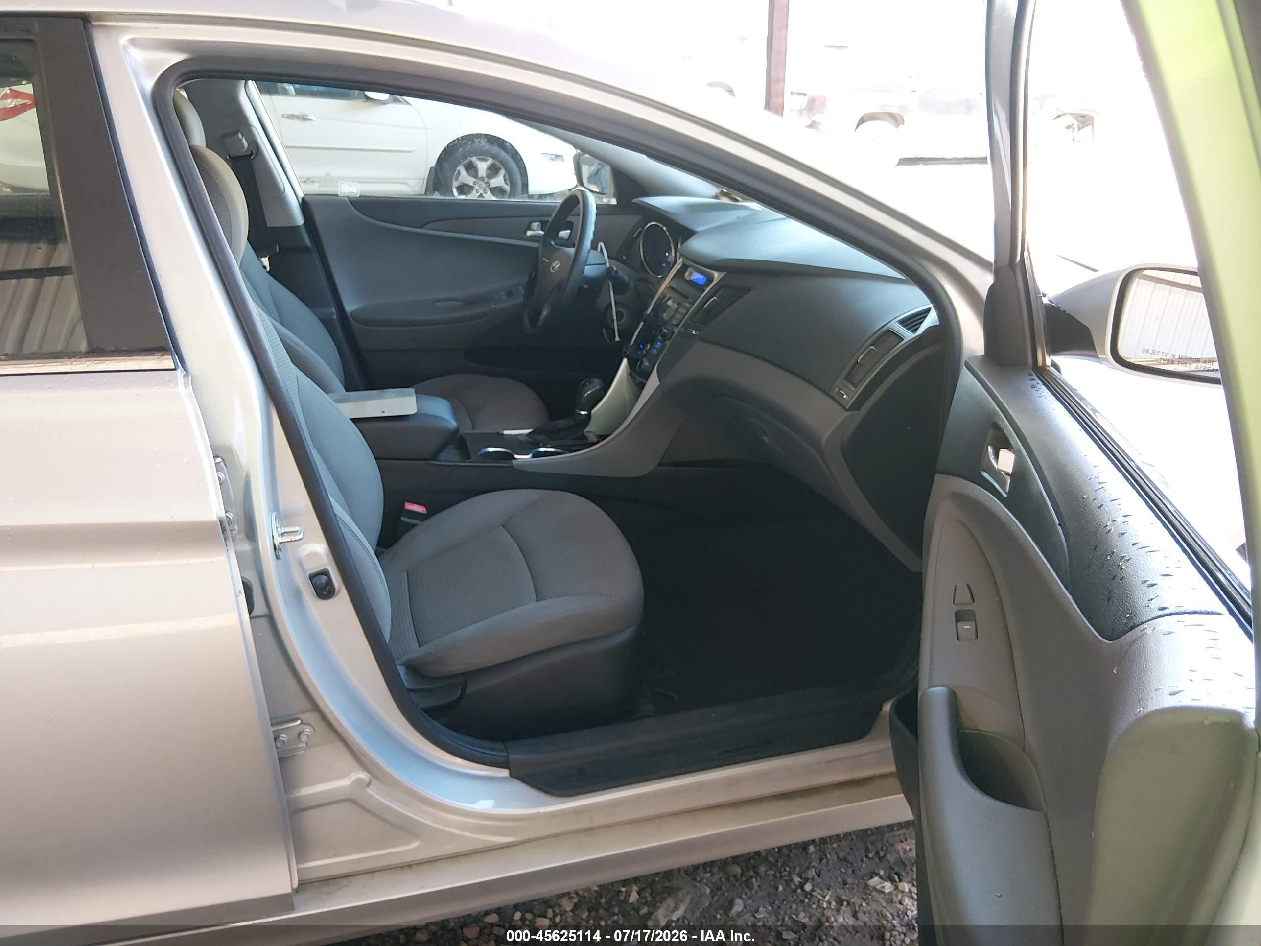 2012 Hyundai Sonata Gls Silver vin: 5NPEB4ACXCH380083