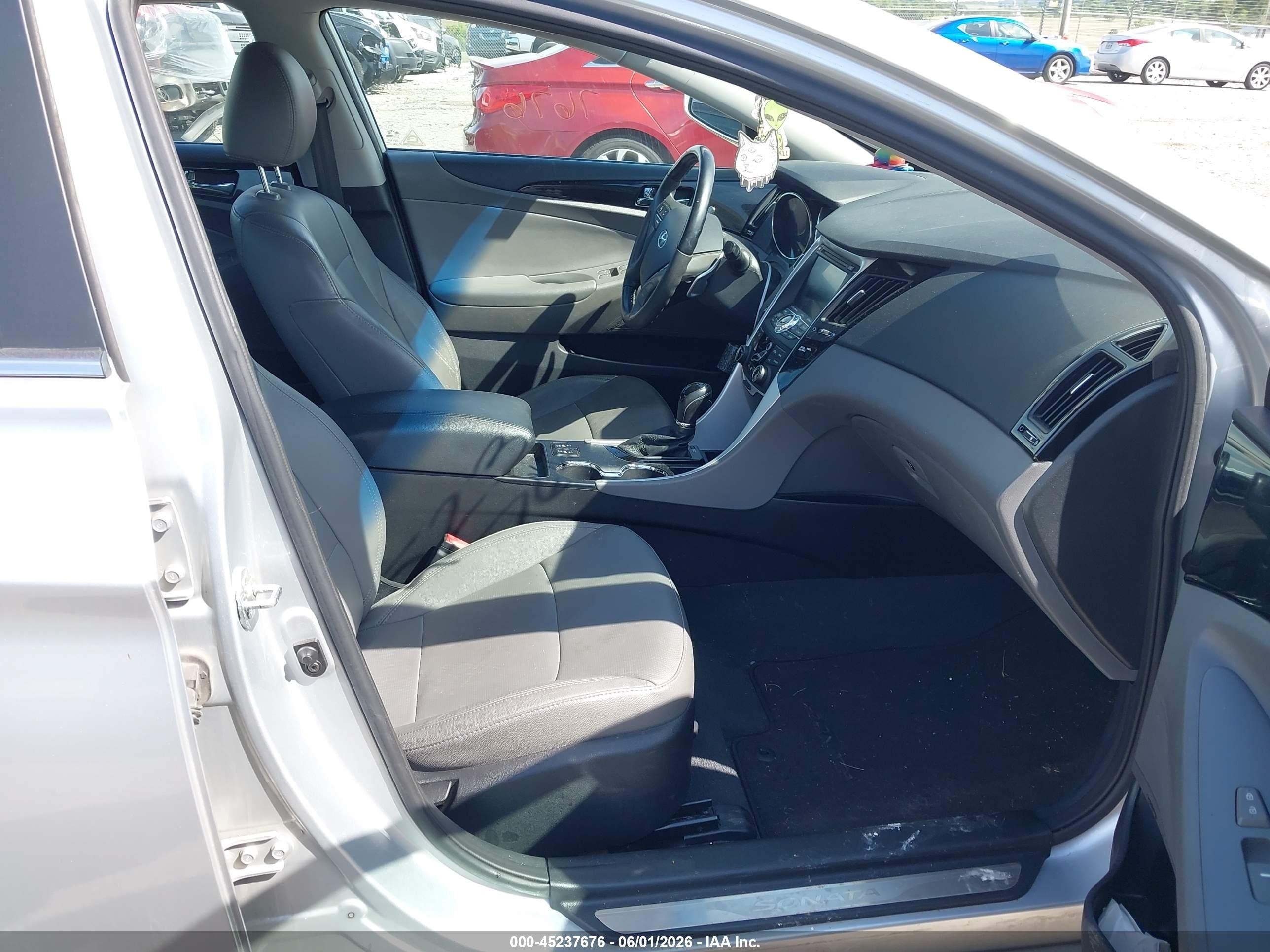 2013 Hyundai Sonata Limited 2.0t Silver vin: 5NPEC4AB0DH675652
