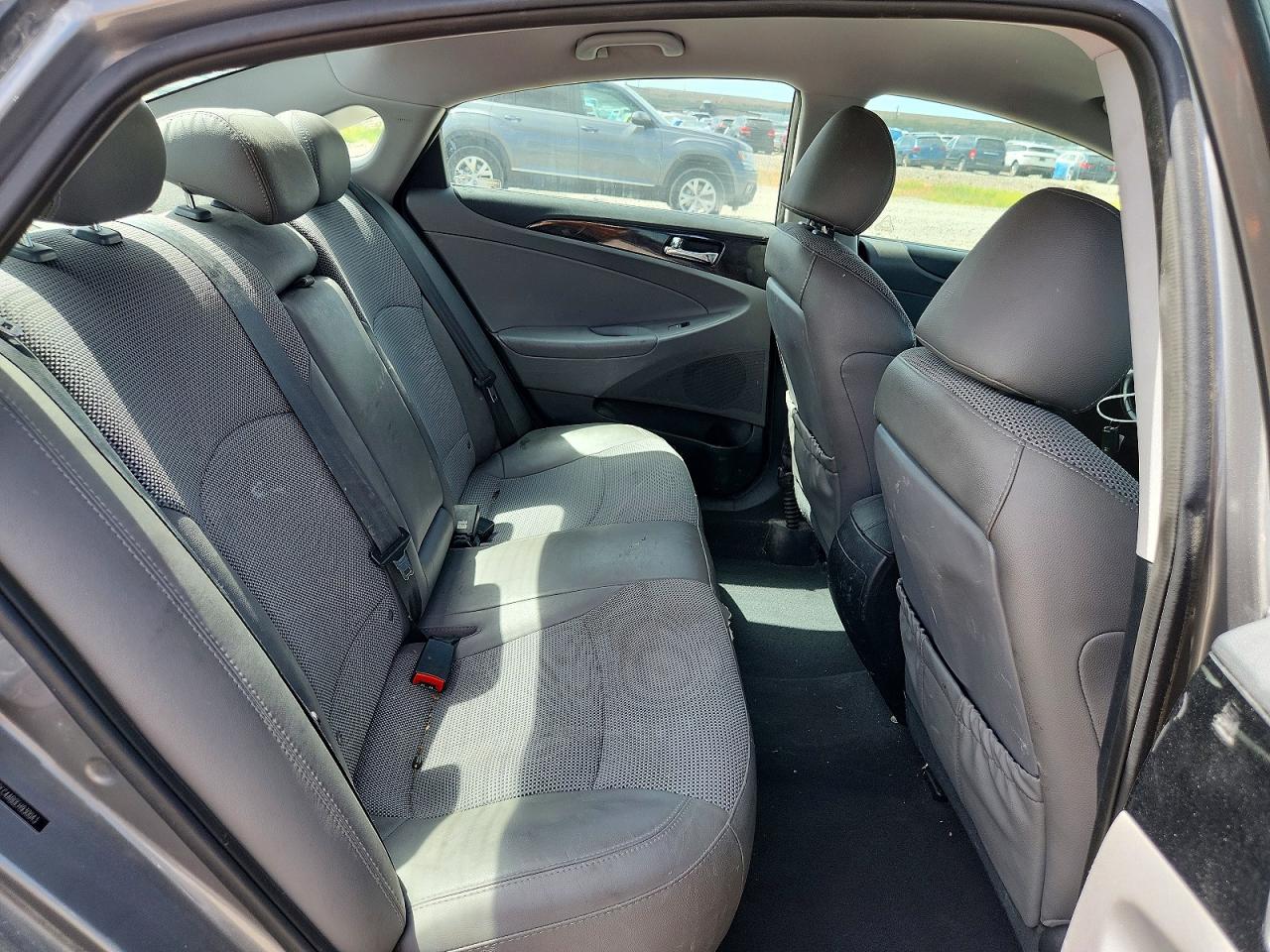 2014 Hyundai Sonata Se 2.0t Серый vin: 5NPEC4AB0EH930043