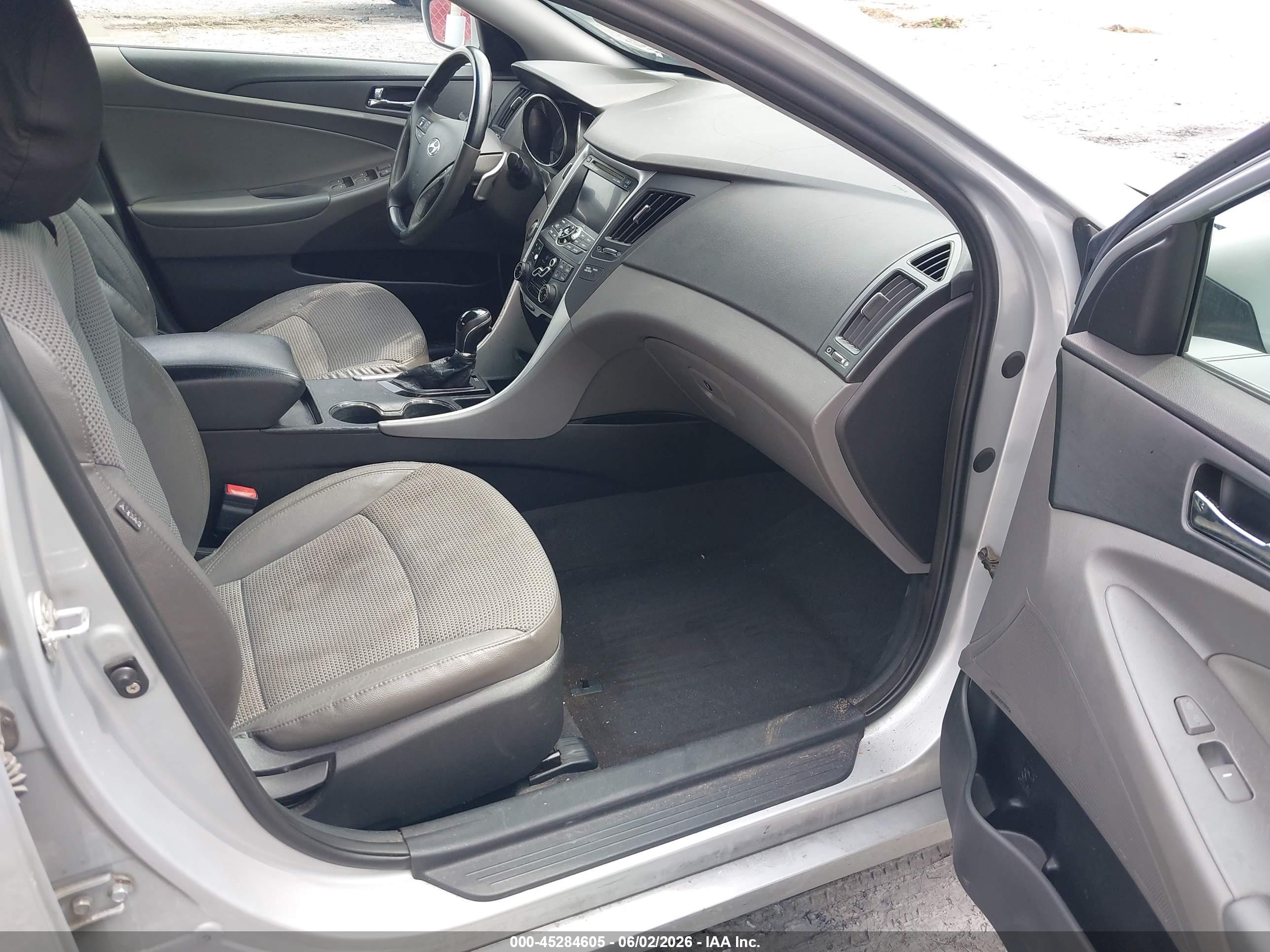2011 Hyundai Sonata Se 2.0t Silver vin: 5NPEC4AB3BH217150