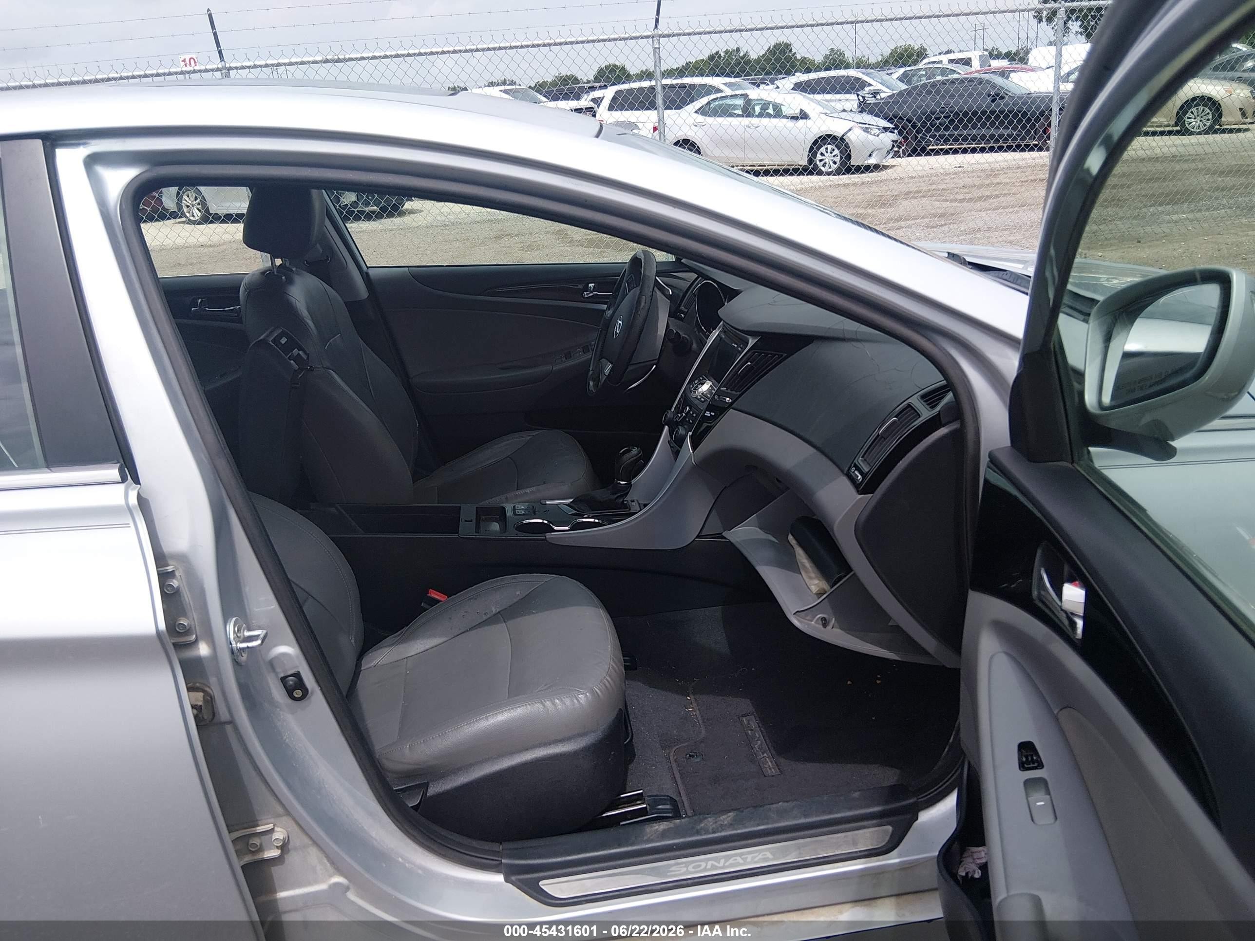 2011 Hyundai Sonata Limited 2.0t Silver vin: 5NPEC4AB4BH303132