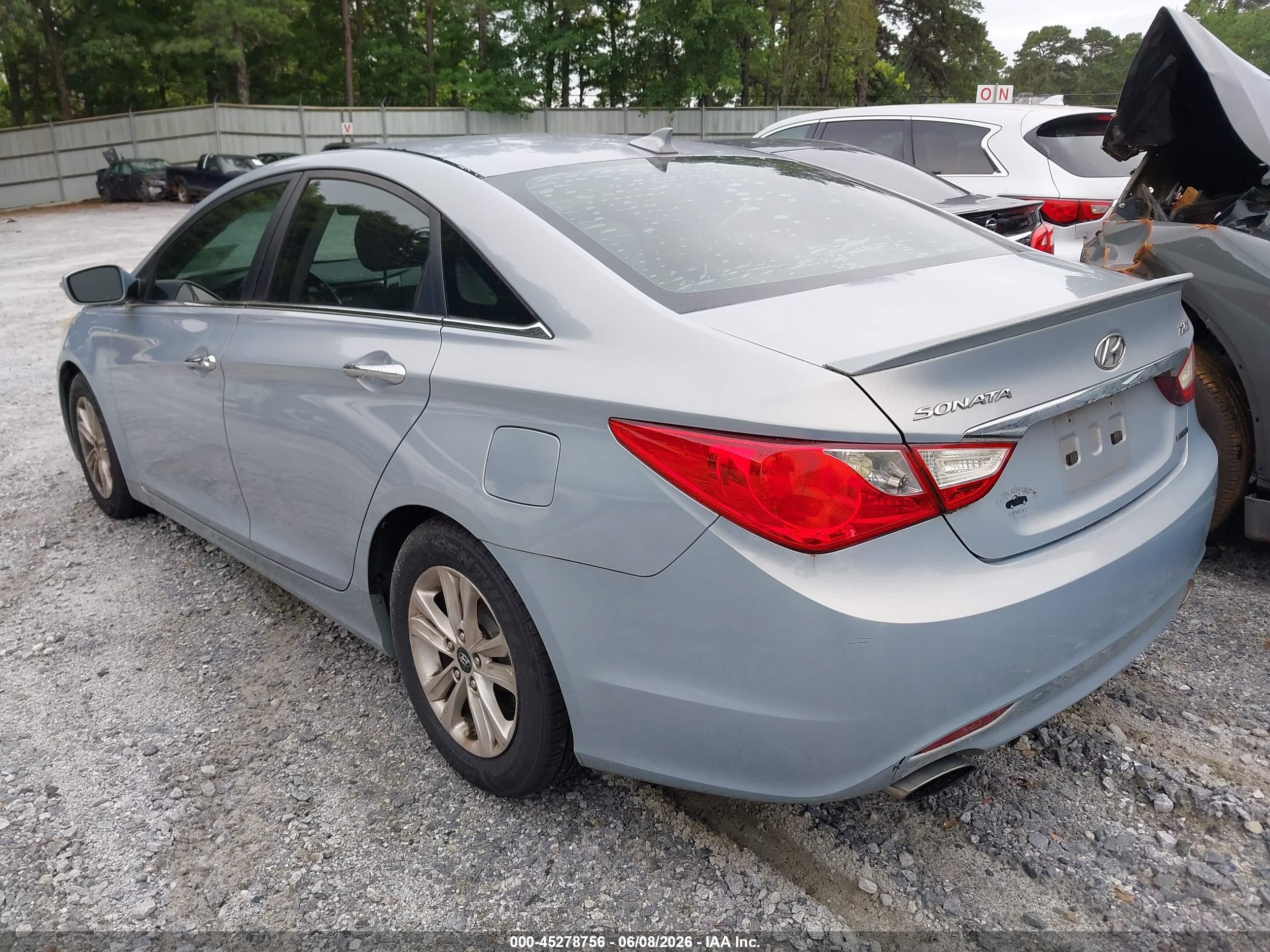 2013 Hyundai Sonata Limited 2.0t Серебряный vin: 5NPEC4AB5DH584361