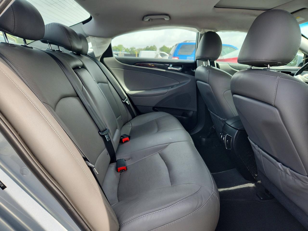 2014 Hyundai Sonata Limited 2.0t Silver vin: 5NPEC4AB5EH889036