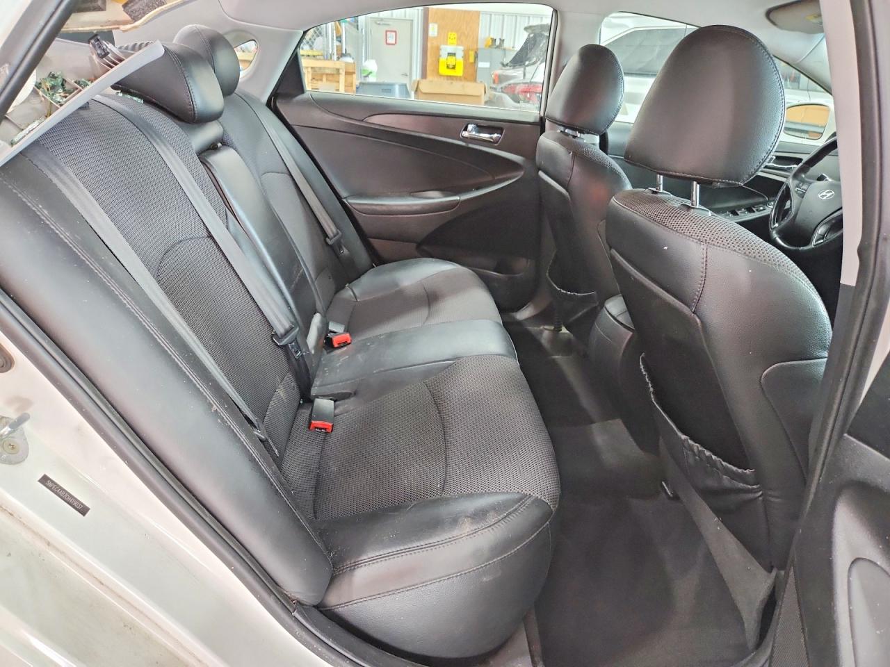 2012 Hyundai Sonata Se 2.0t White vin: 5NPEC4AB7CH419037