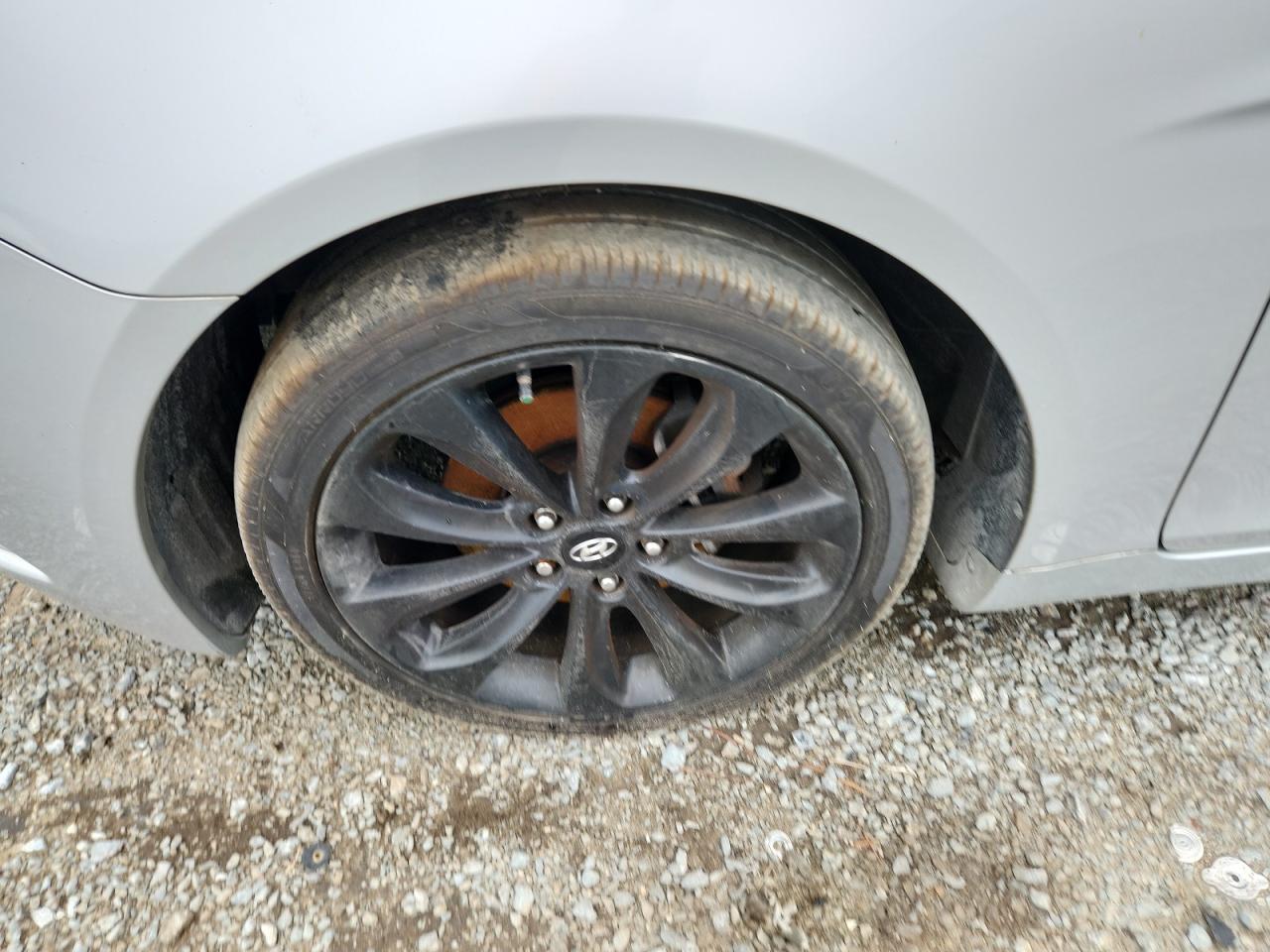 2013 Hyundai Sonata Limited 2.0t Silver vin: 5NPEC4AB7DH801747 Damage: Left Front Wheel, Curb Rash, > 12 Inches