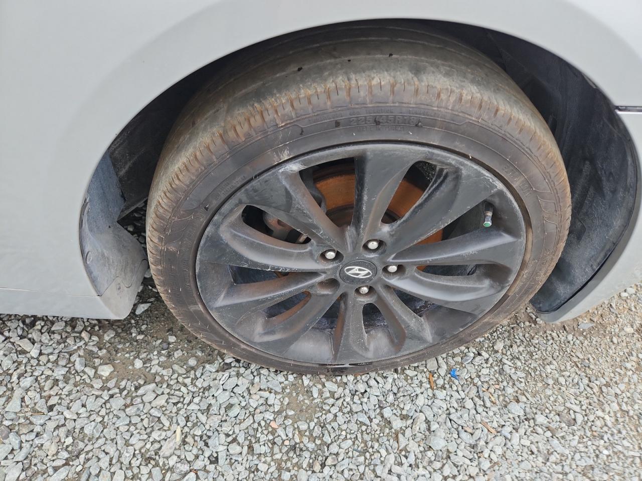 2013 Hyundai Sonata Limited 2.0t Silver vin: 5NPEC4AB7DH801747 Damage: Right Front Wheel, Curb Rash, > 12 Inches