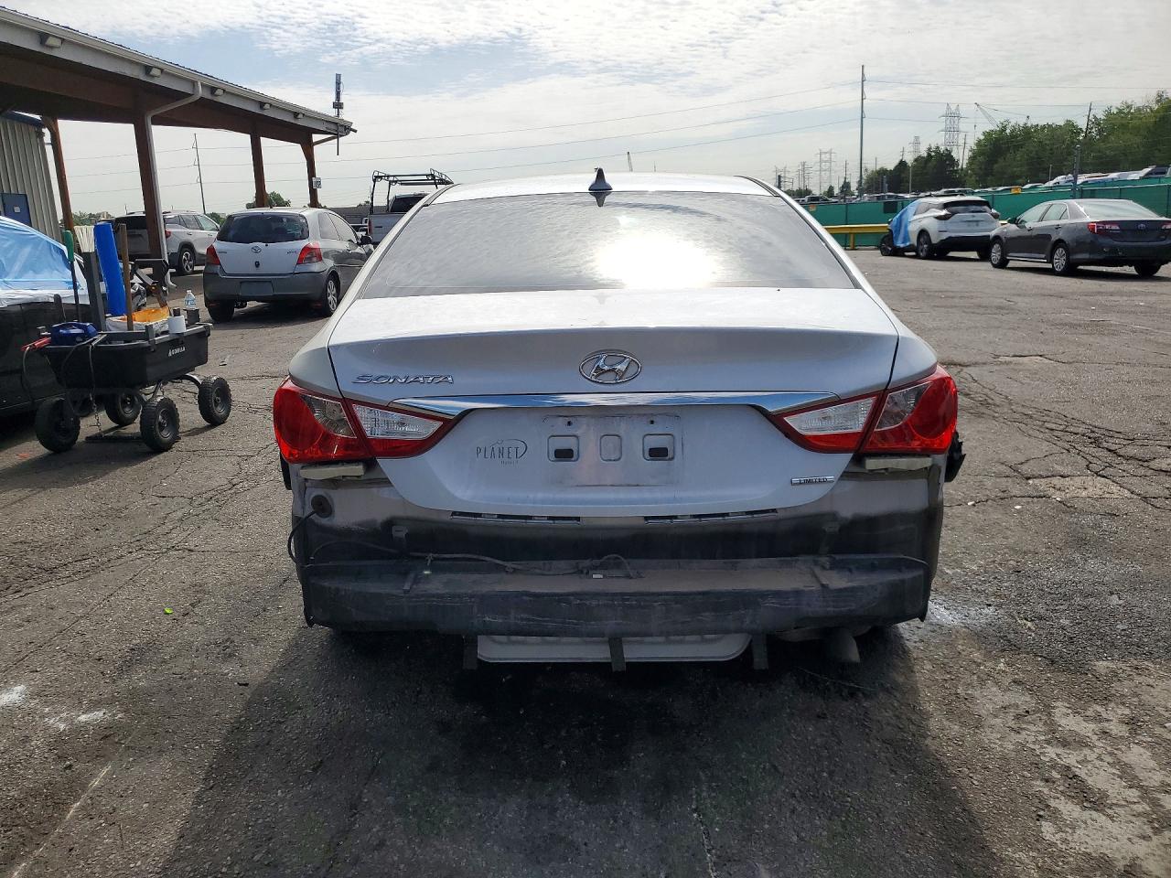 2011 Hyundai Sonata Limited Silver vin: 5NPEC4AC0BH004259