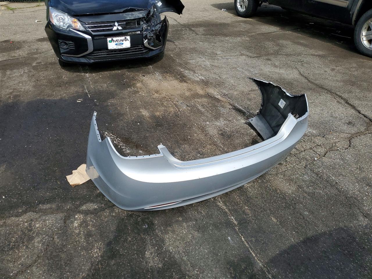 2011 Hyundai Sonata Limited Silver vin: 5NPEC4AC0BH004259