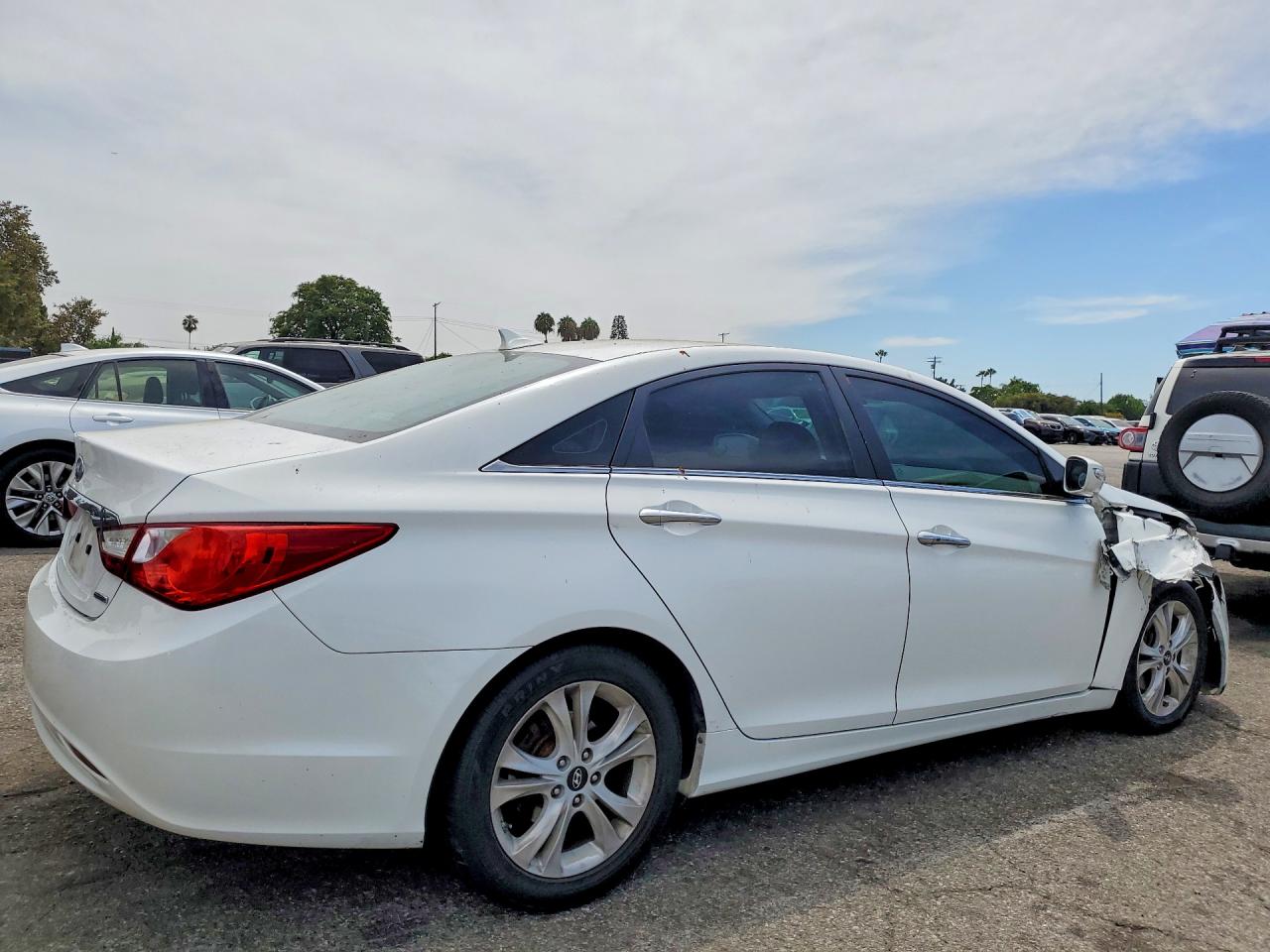 2011 Hyundai Sonata Limited White vin: 5NPEC4AC0BH013513