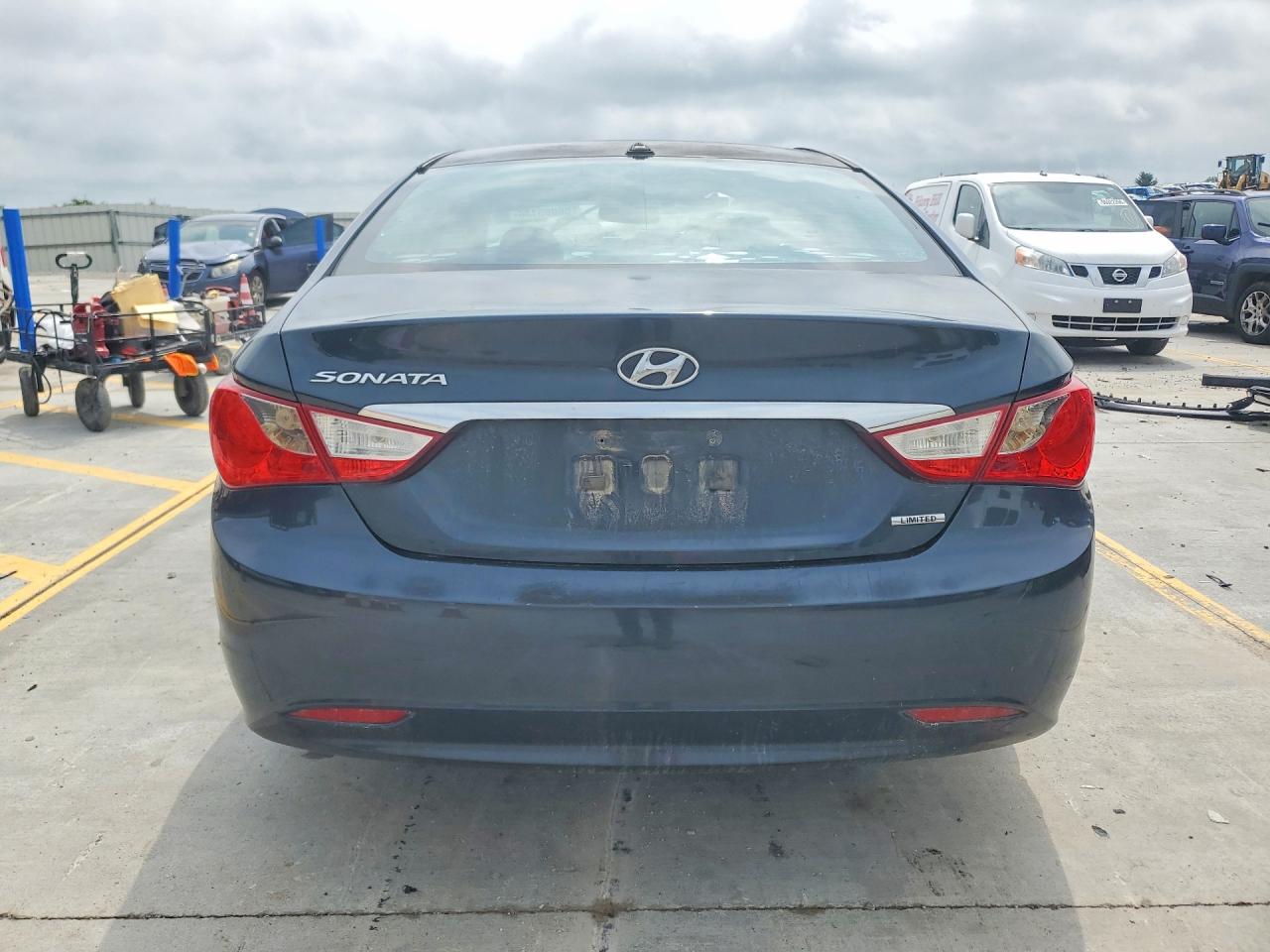 2011 Hyundai Sonata Limited Black vin: 5NPEC4AC0BH013592