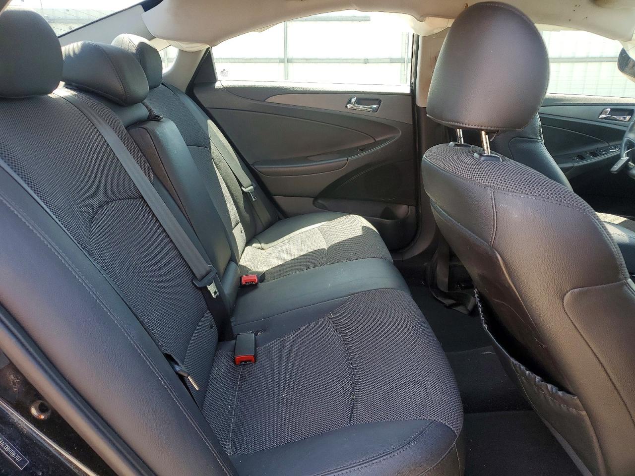 2011 Hyun Sonata Black vin: 5NPEC4AC0BH186707