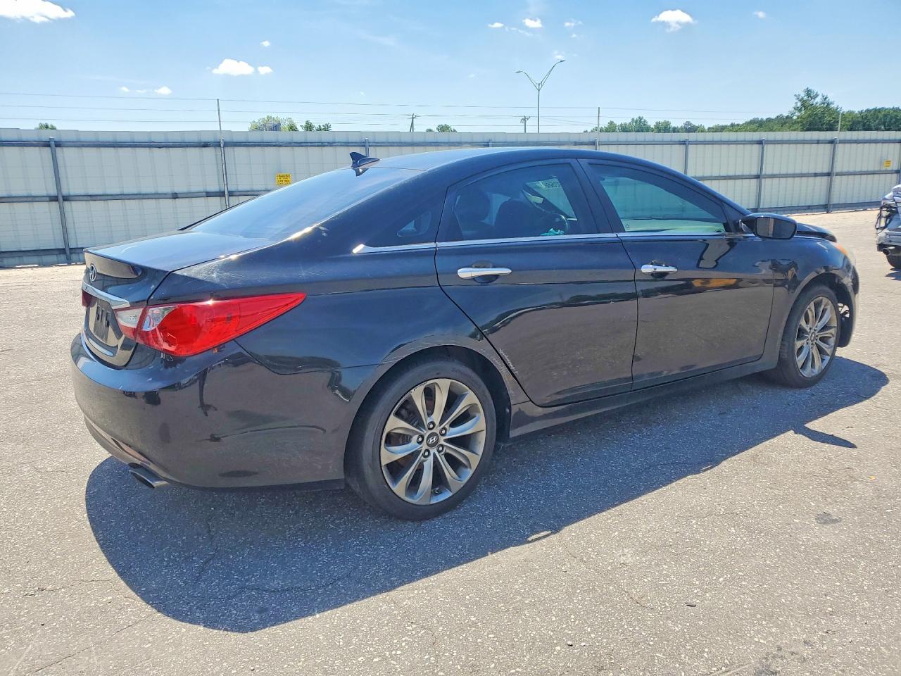 2011 Hyun Sonata Black vin: 5NPEC4AC0BH186707