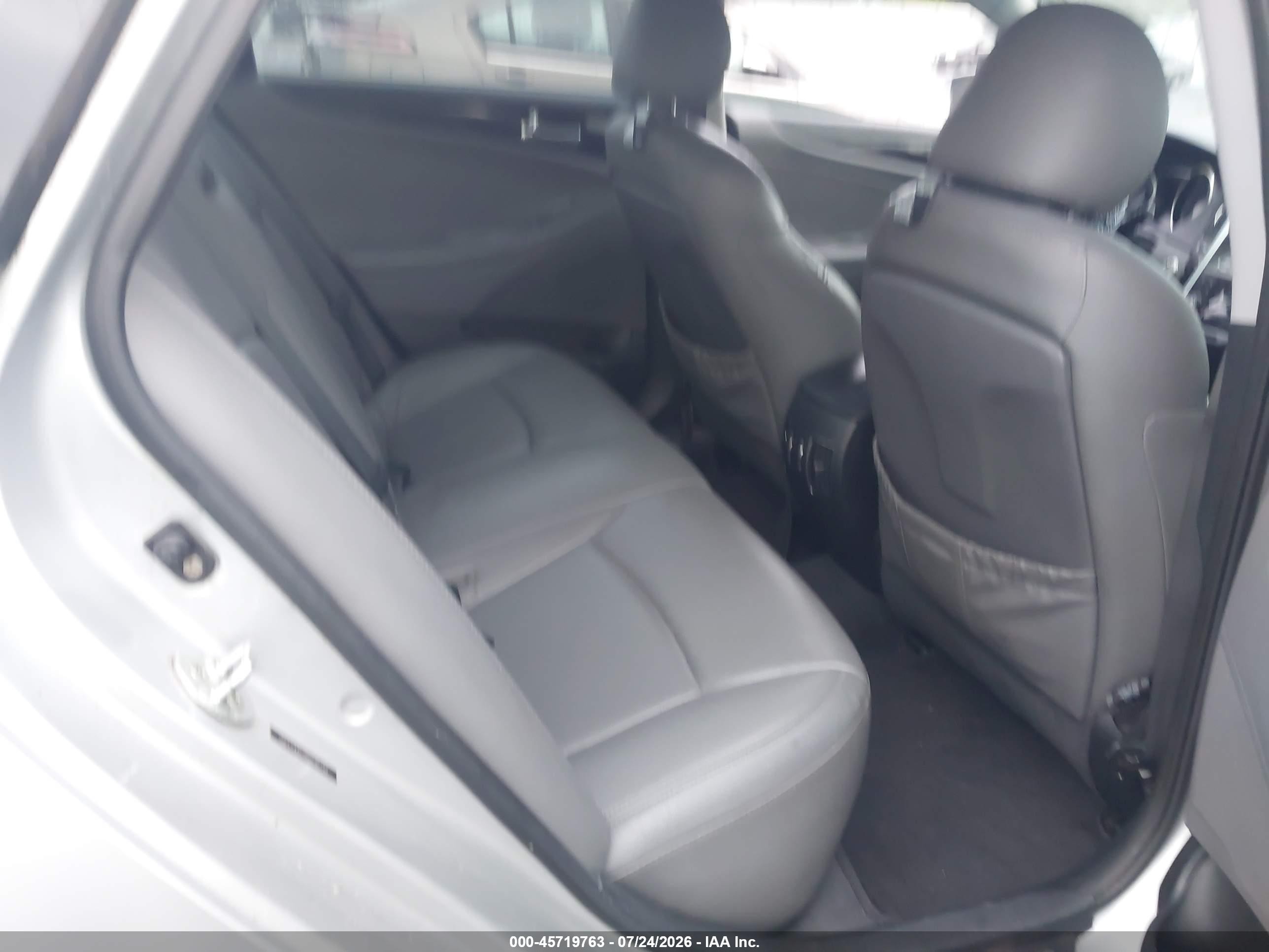 2011 Hyundai Sonata Limited Silver vin: 5NPEC4AC0BH190742