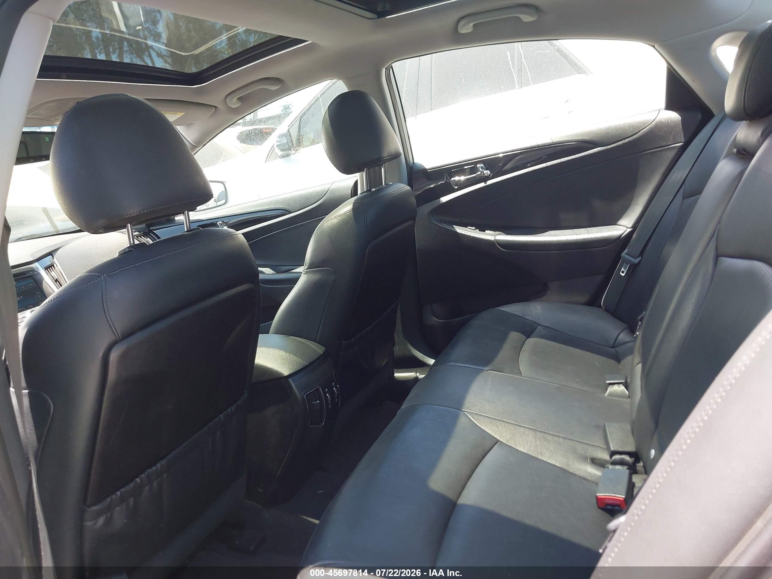2013 Hyundai Sonata Limited Silver vin: 5NPEC4AC0DH632874