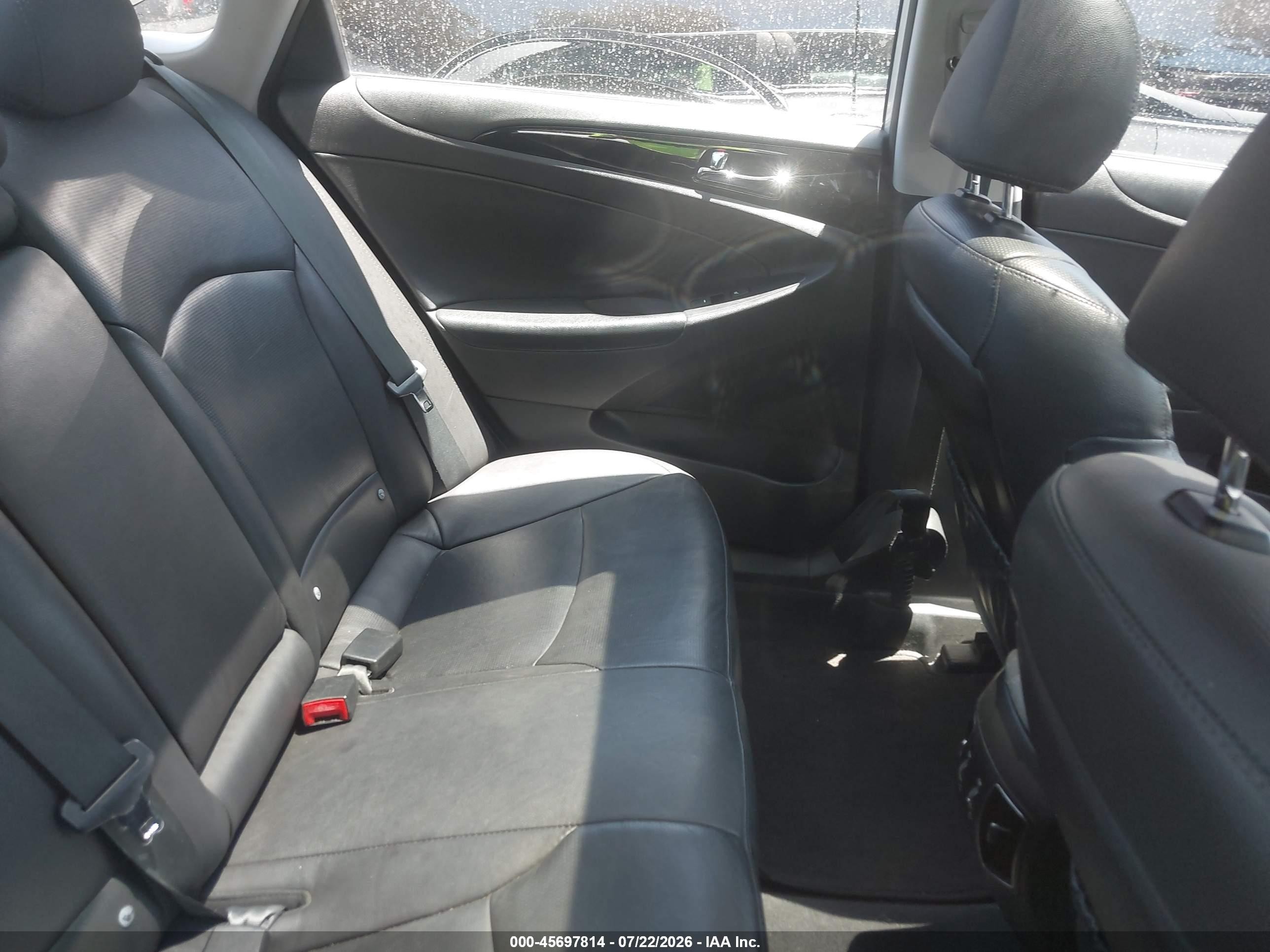 2013 Hyundai Sonata Limited Silver vin: 5NPEC4AC0DH632874