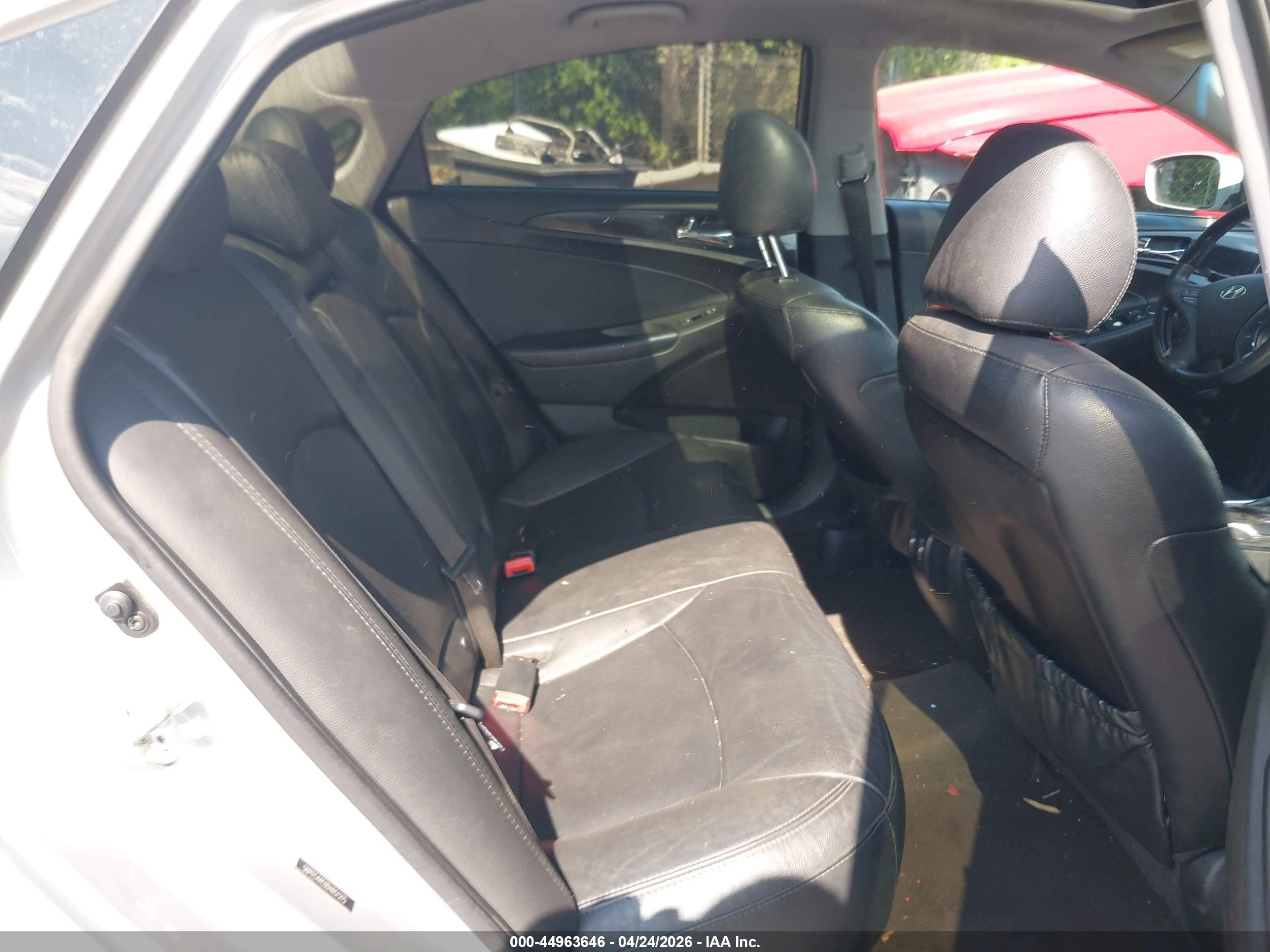2013 Hyundai Sonata Limited Silver vin: 5NPEC4AC0DH651215
