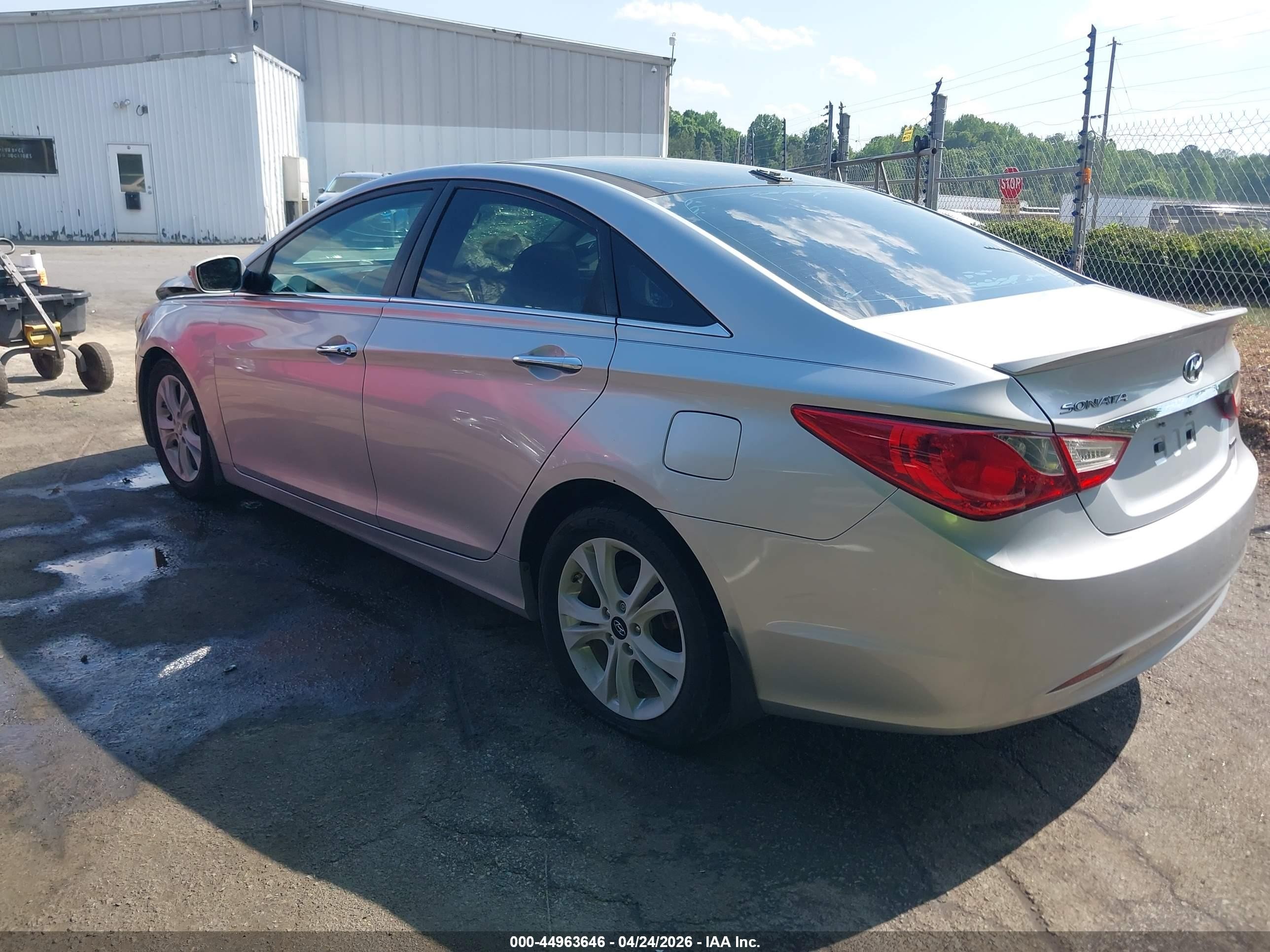 2013 Hyundai Sonata Limited Silver vin: 5NPEC4AC0DH651215
