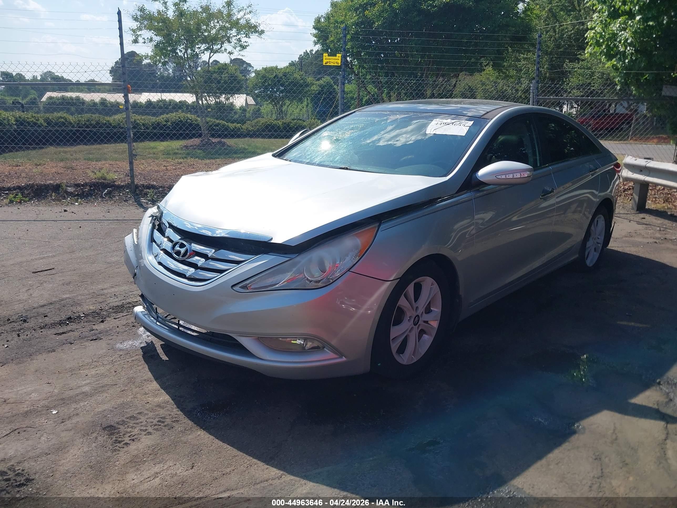 2013 Hyundai Sonata Limited Silver vin: 5NPEC4AC0DH651215