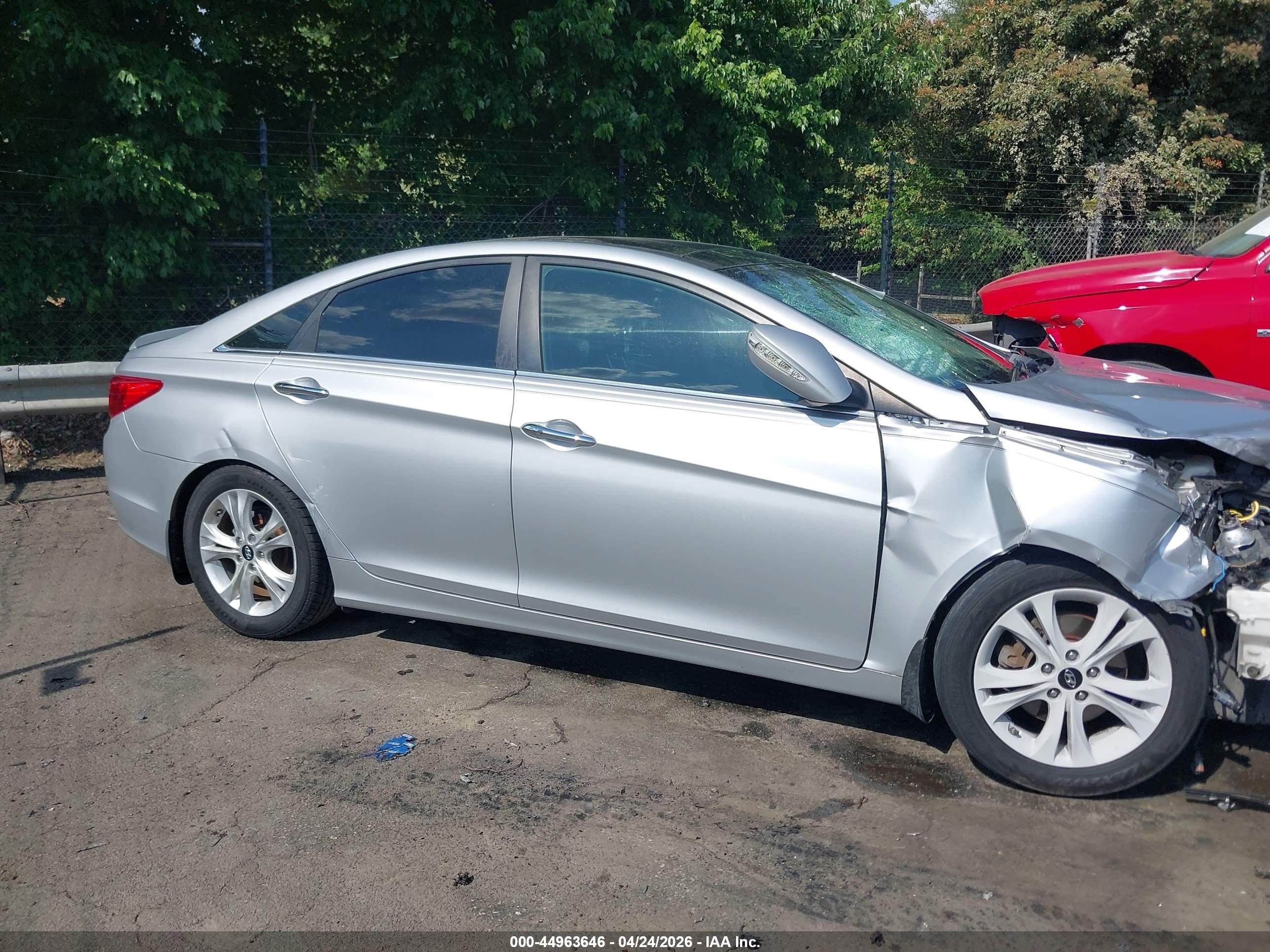 2013 Hyundai Sonata Limited Silver vin: 5NPEC4AC0DH651215