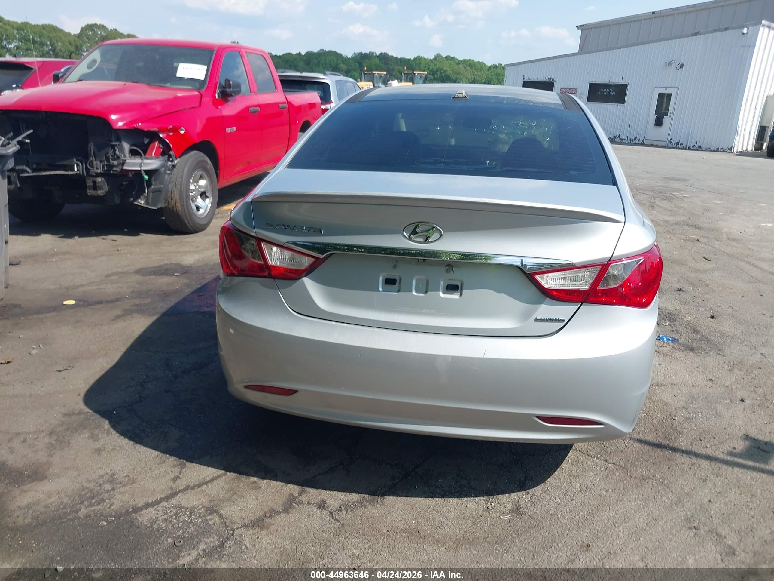 2013 Hyundai Sonata Limited Silver vin: 5NPEC4AC0DH651215