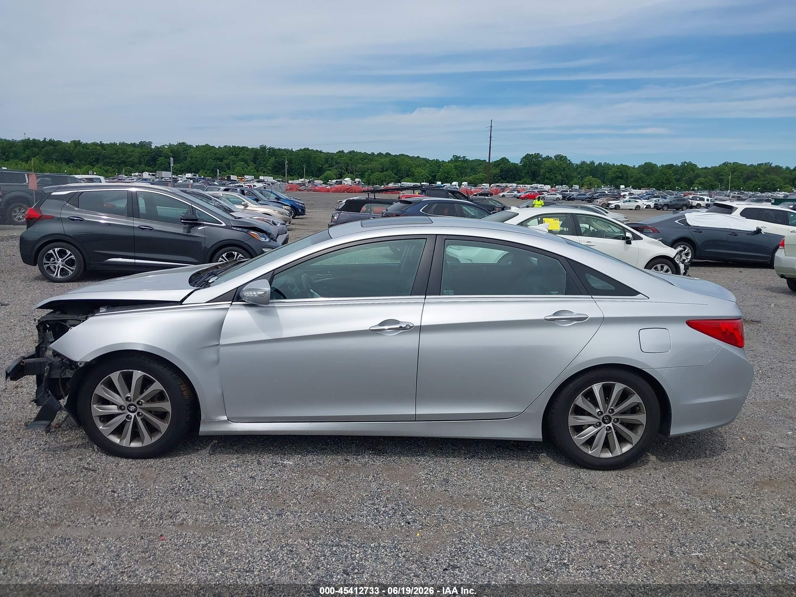 2014 Hyundai Sonata Limited Silver vin: 5NPEC4AC0EH815404