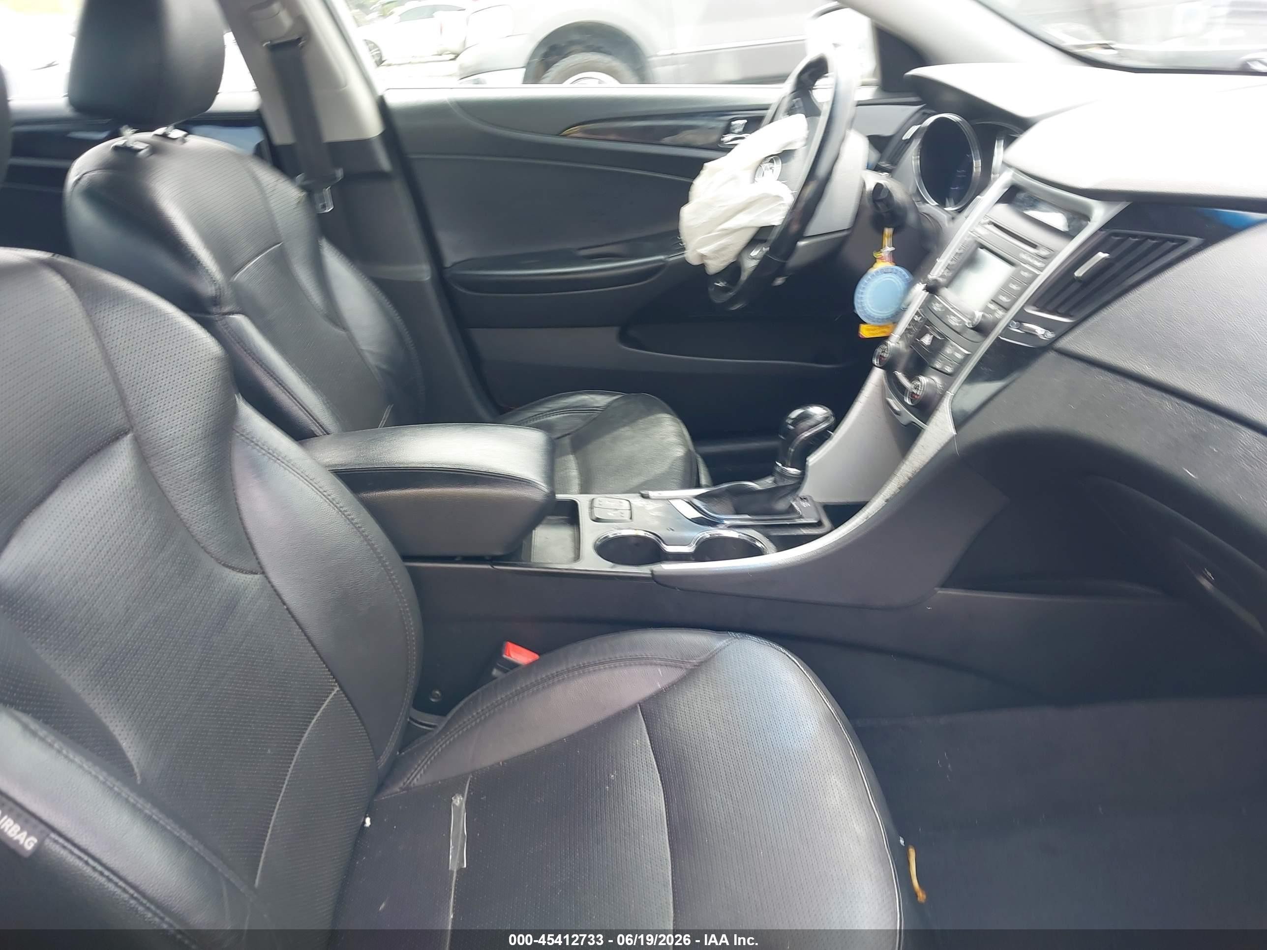 2014 Hyundai Sonata Limited Silver vin: 5NPEC4AC0EH815404