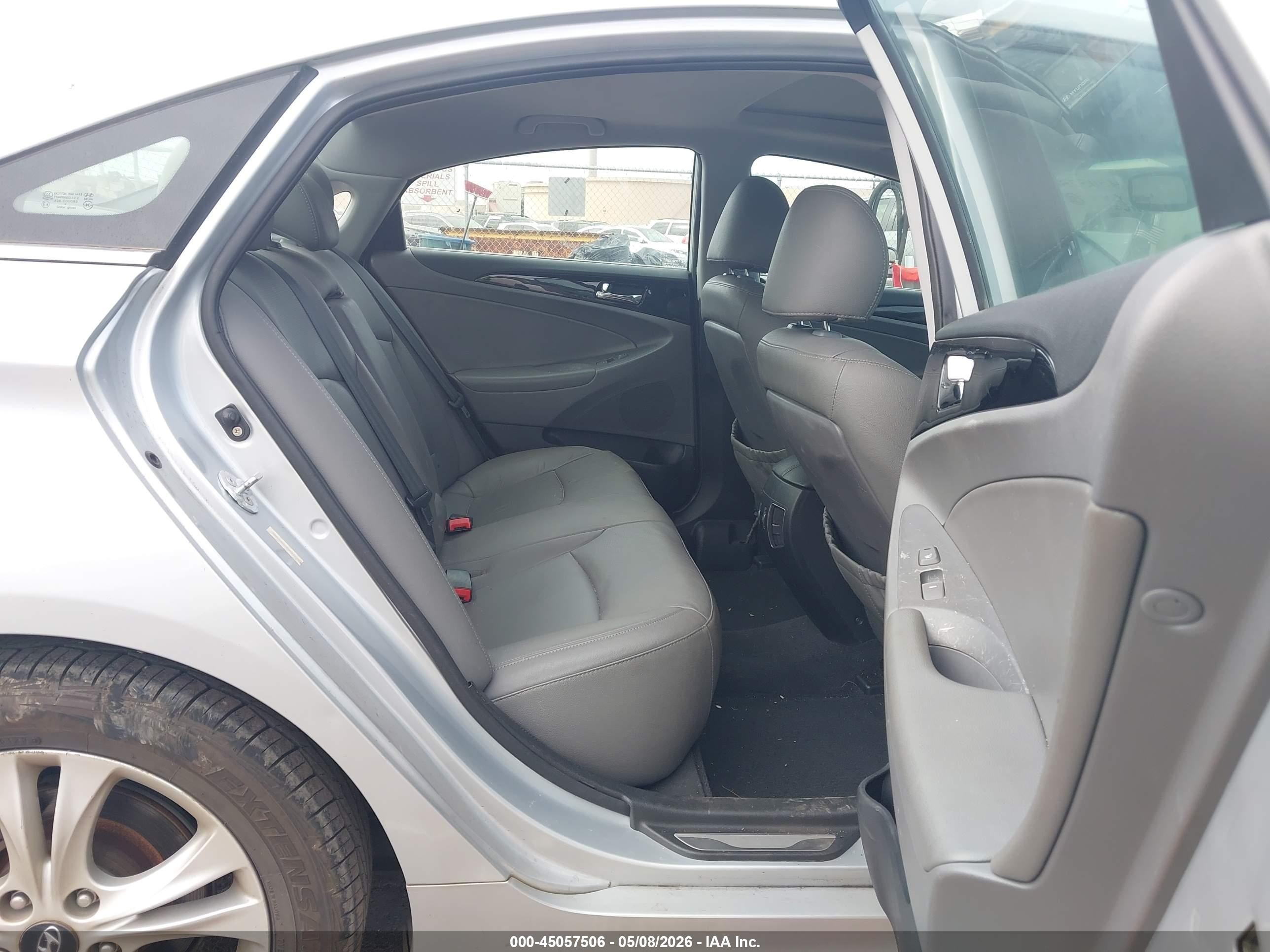 2011 Hyundai Sonata Limited Silver vin: 5NPEC4AC1BH001533