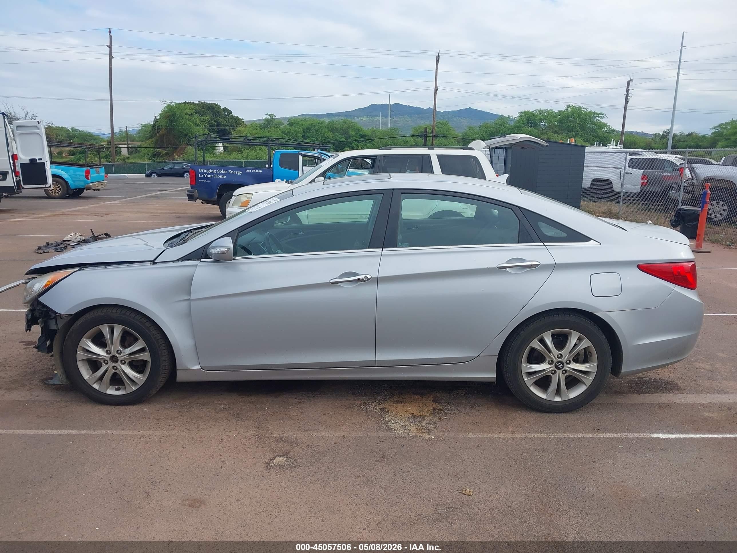 2011 Hyundai Sonata Limited Silver vin: 5NPEC4AC1BH001533